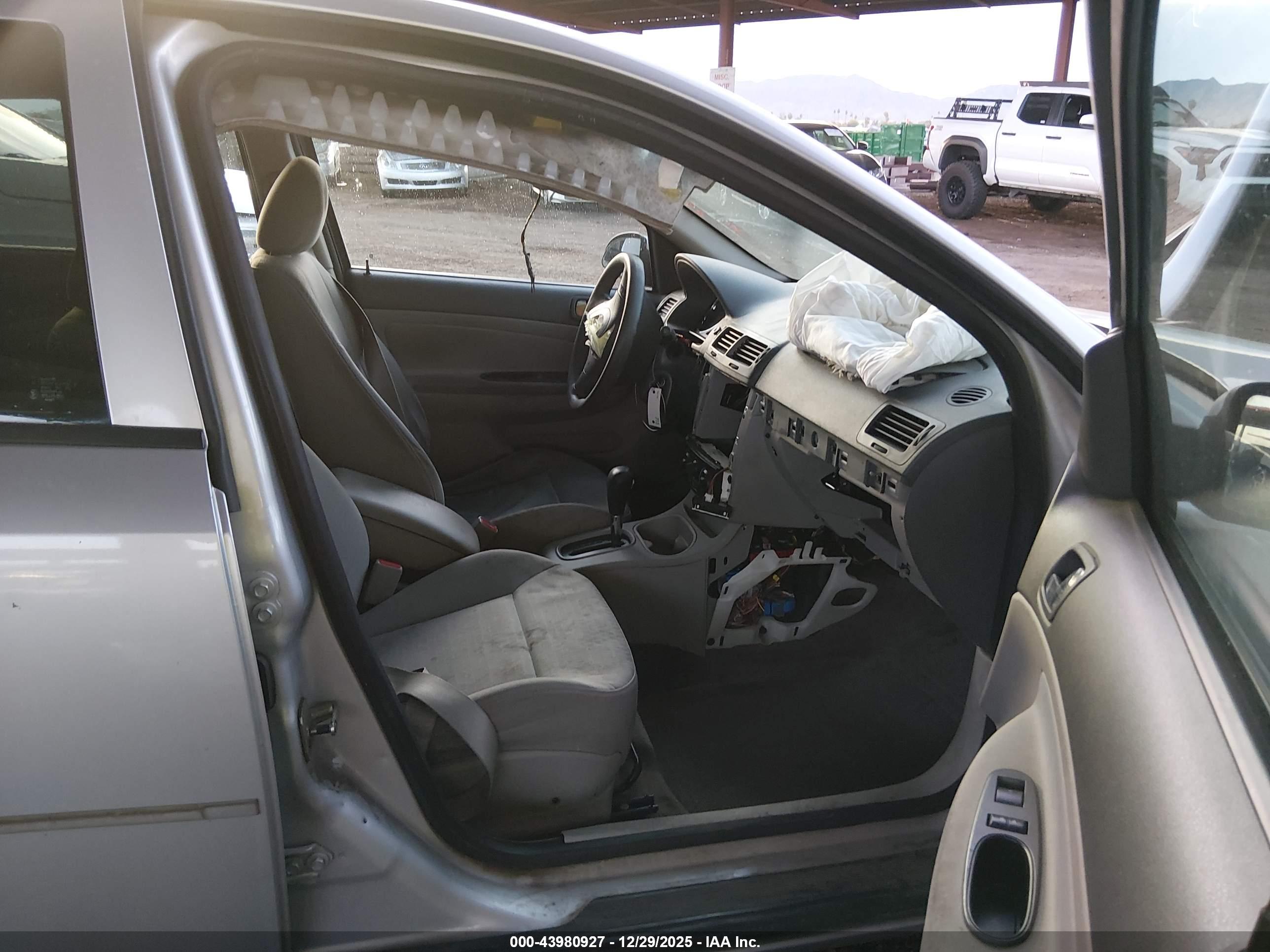 CHEVROLET COBALT image 5