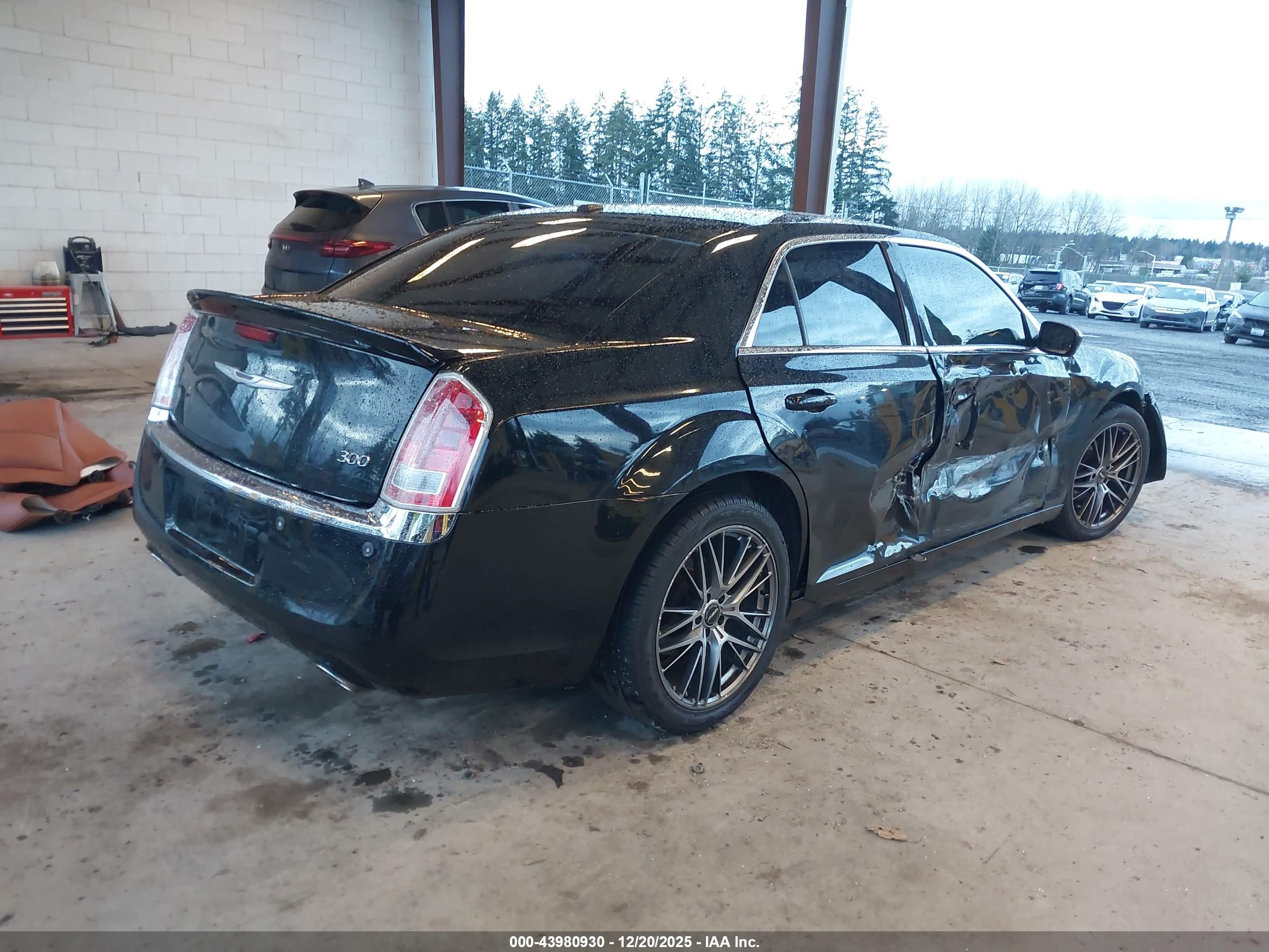 CHRYSLER 300 image 4