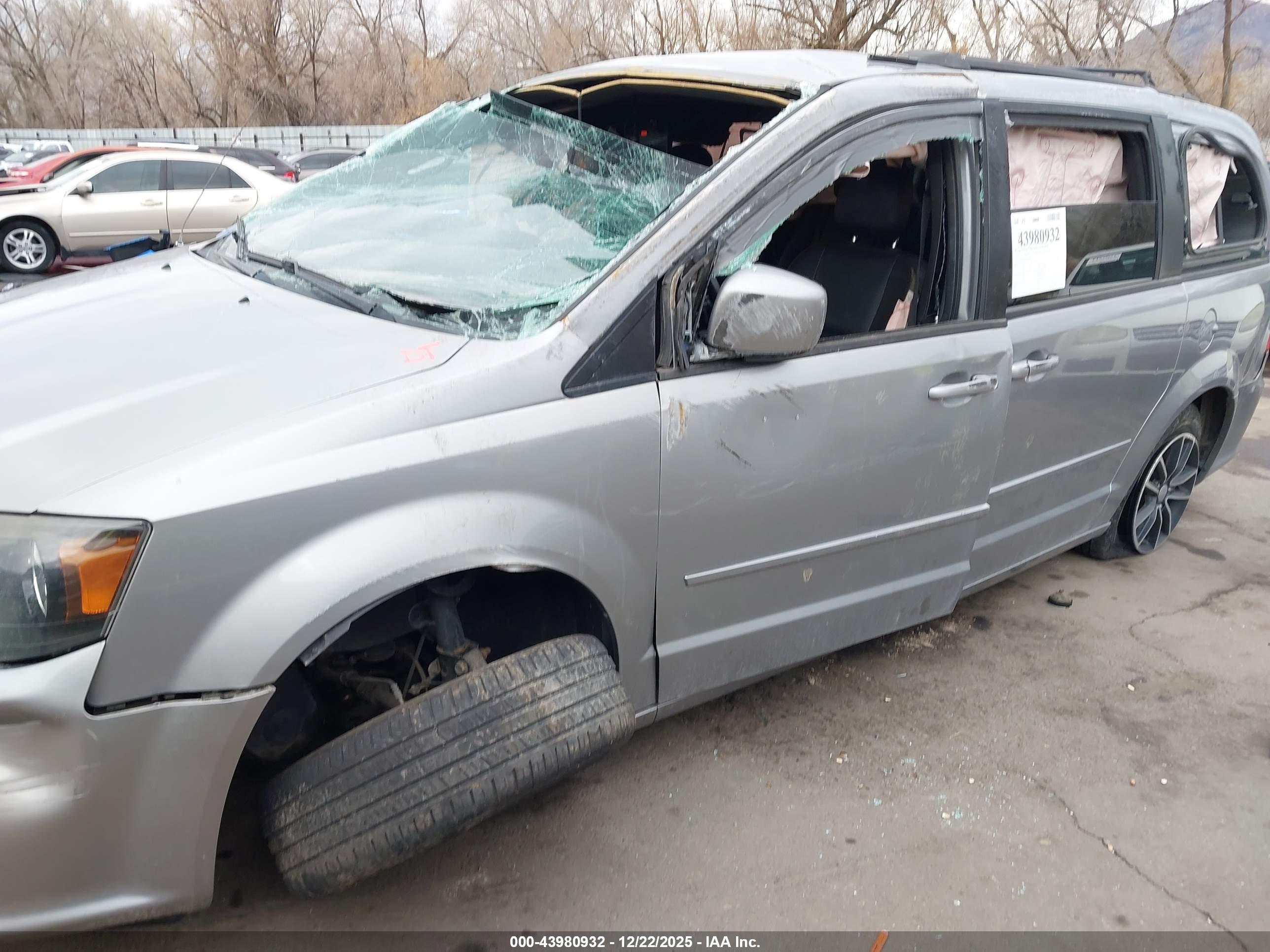 DODGE GRAND image 6