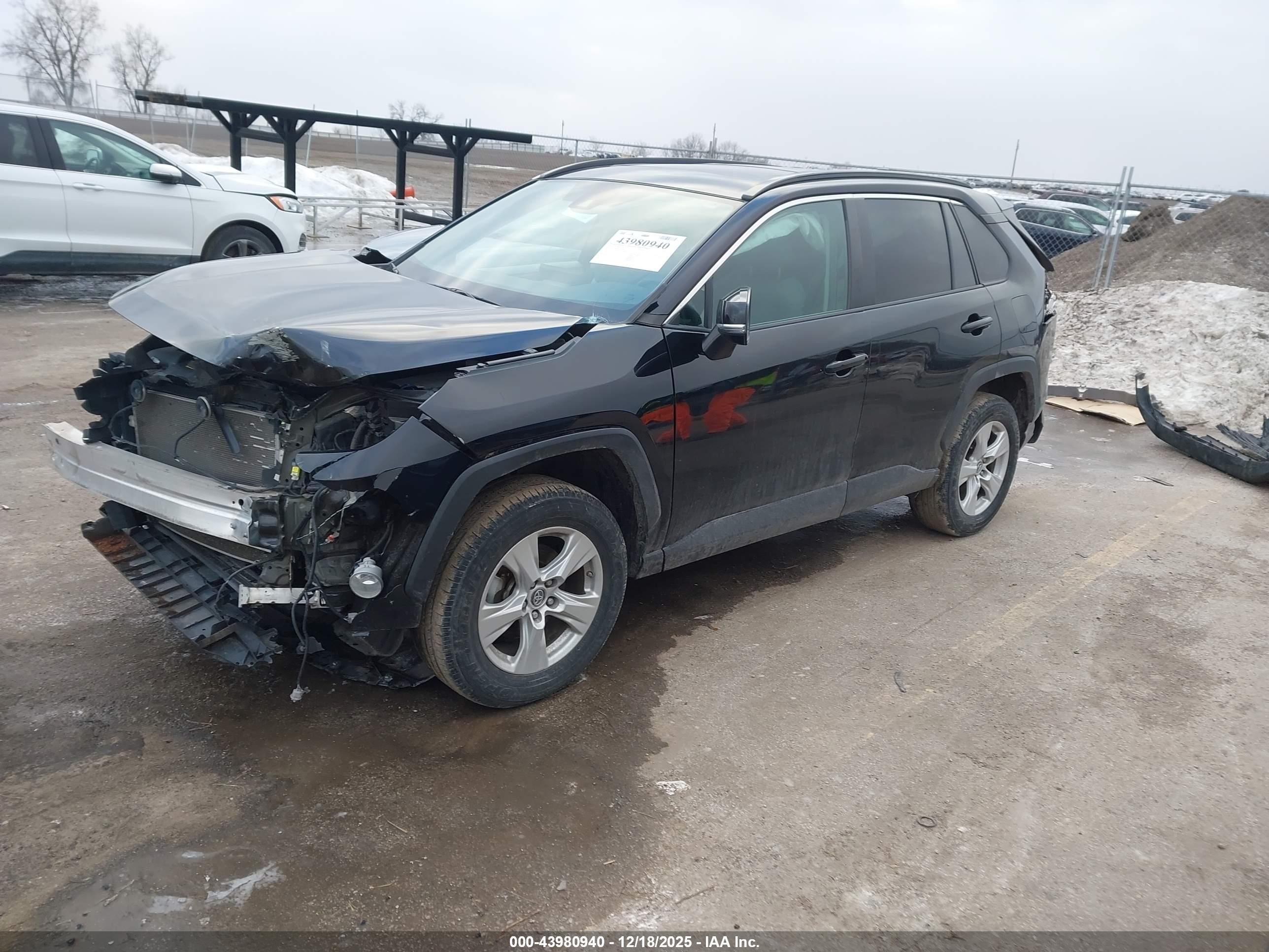 TOYOTA RAV4 image 2
