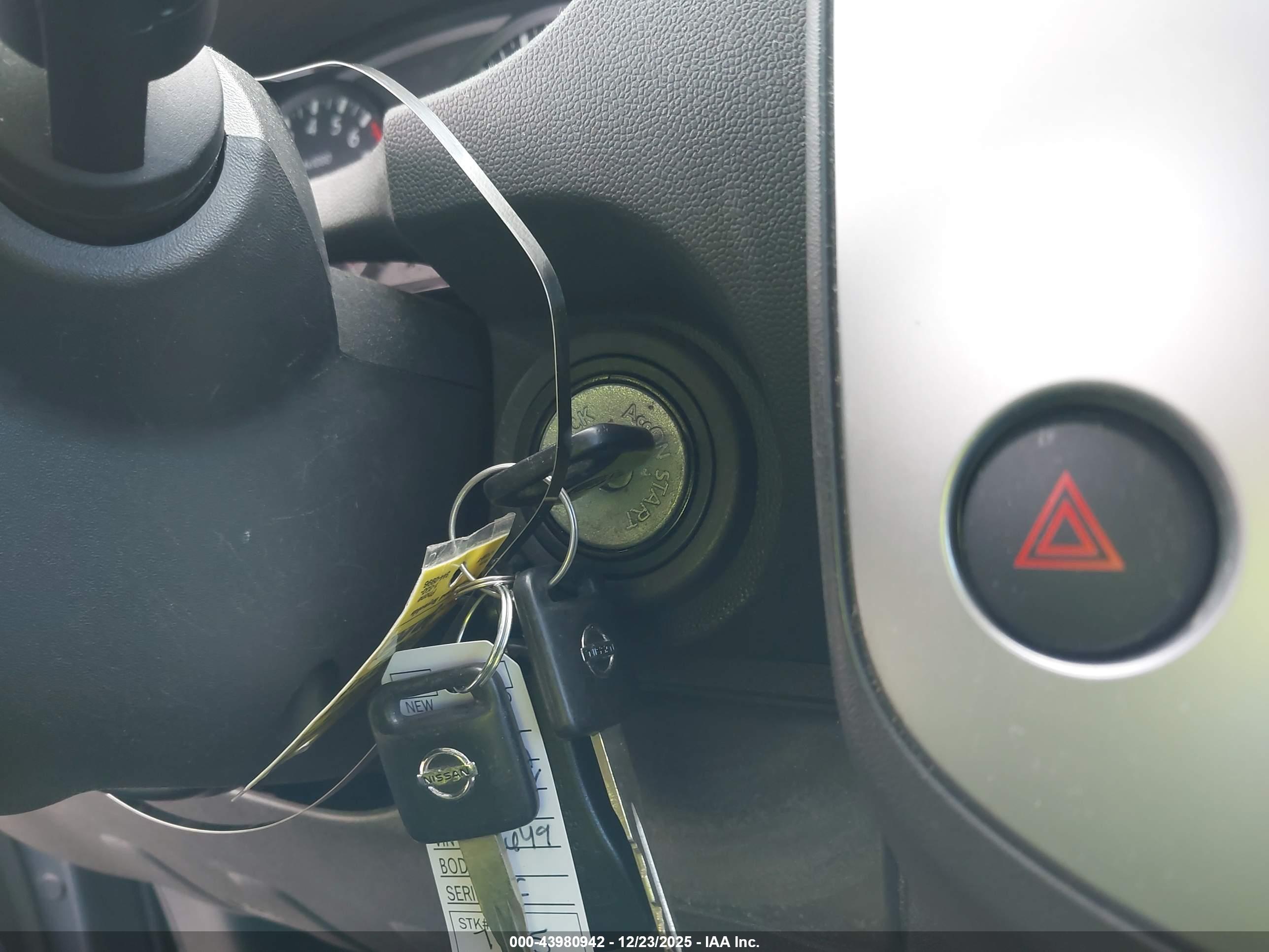 NISSAN FRONTIER image 11