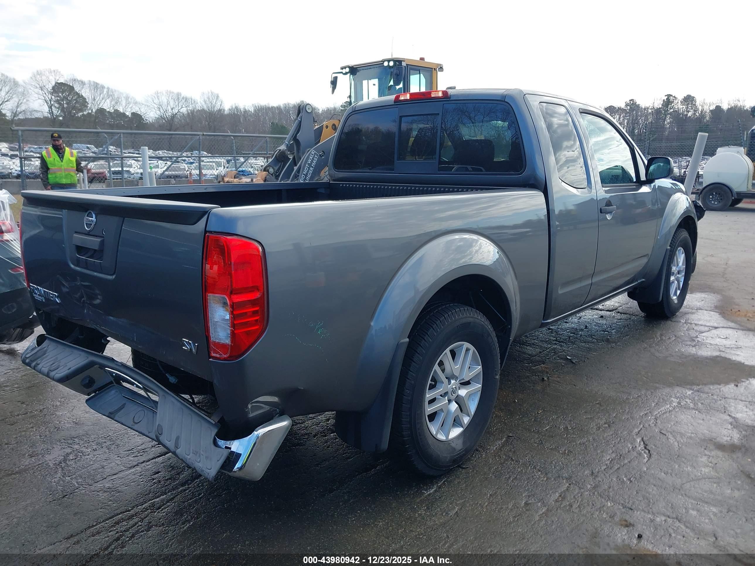 NISSAN FRONTIER image 4