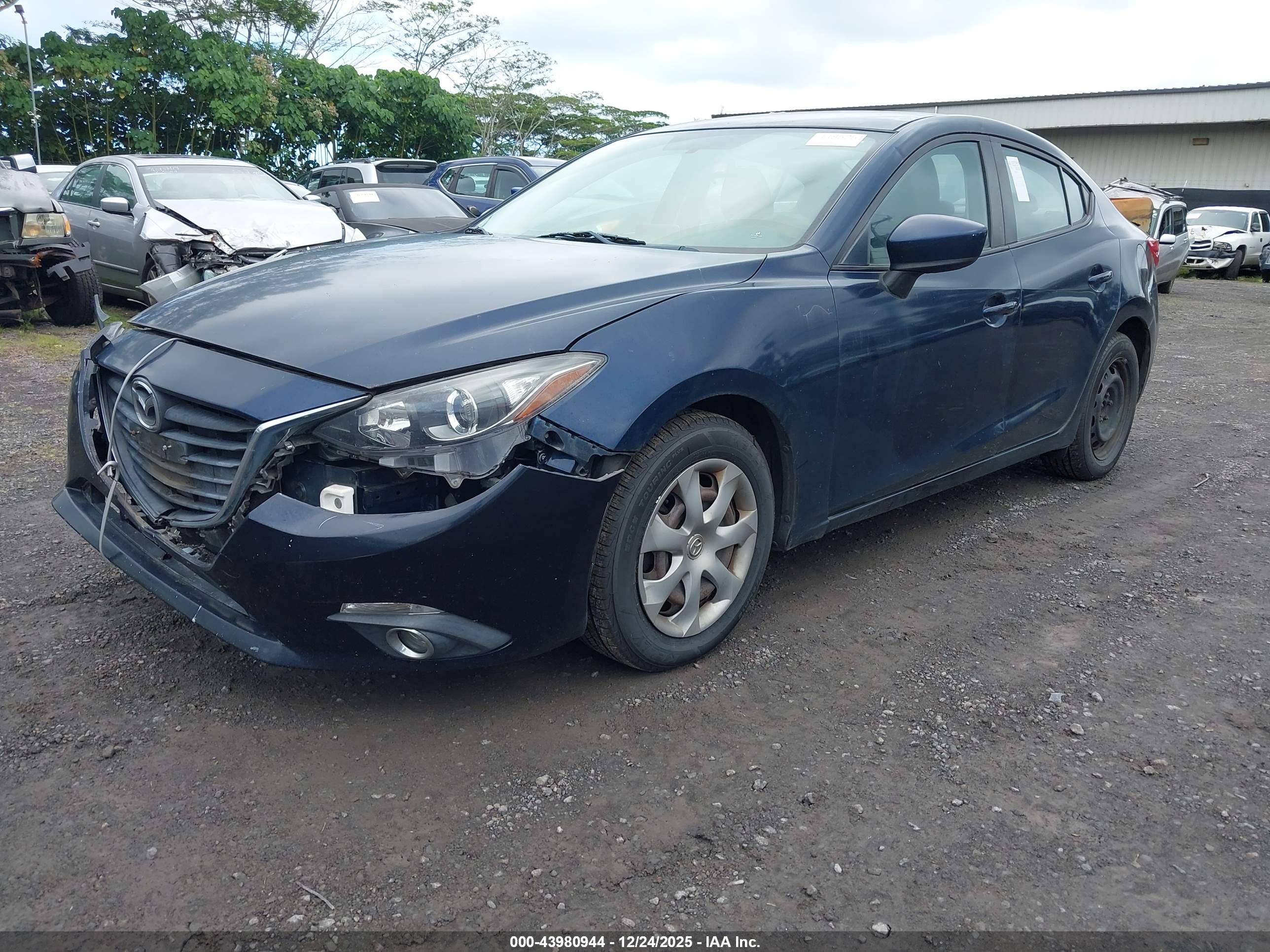 MAZDA MAZDA3 image 2