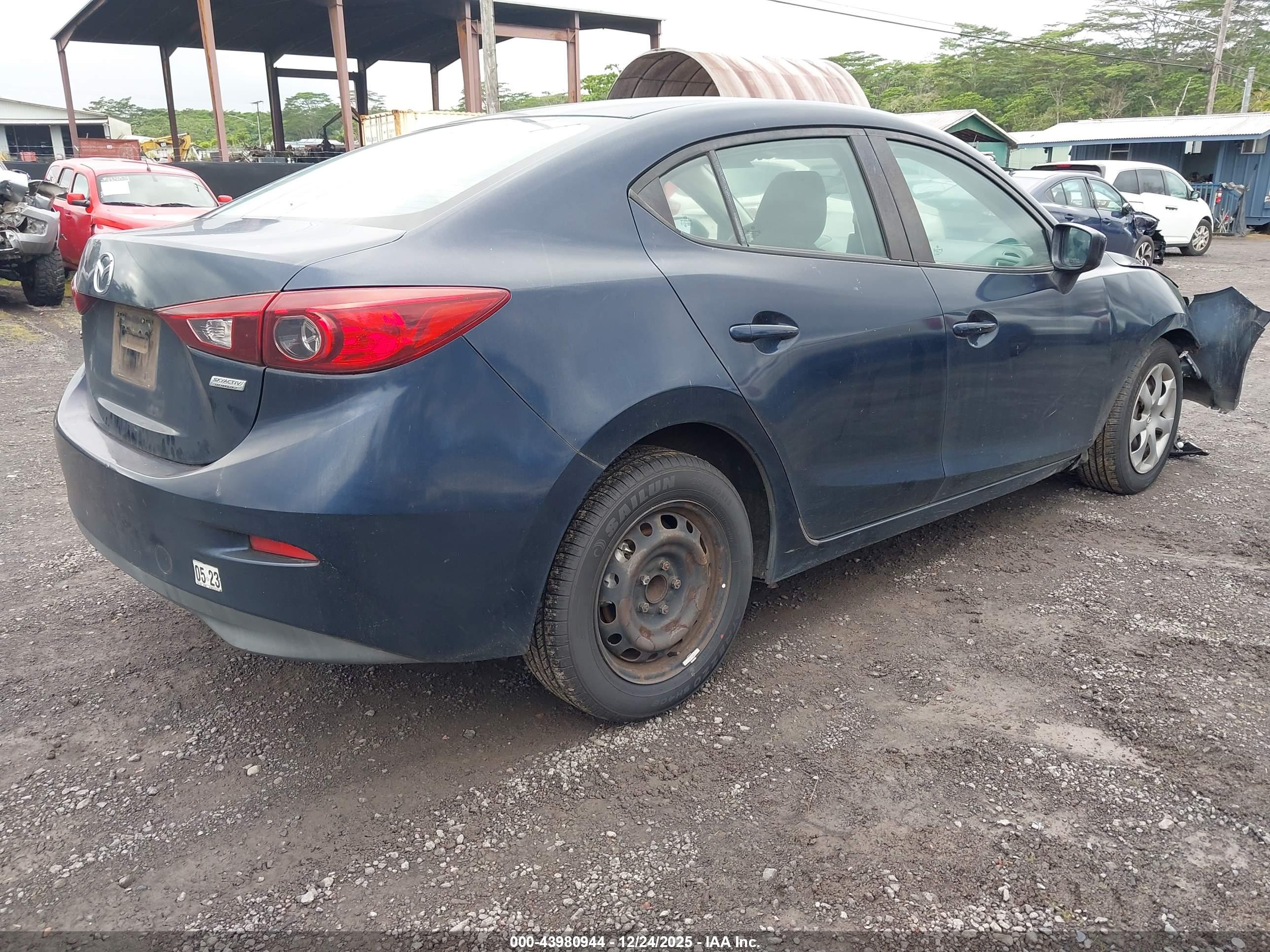 MAZDA MAZDA3 image 4