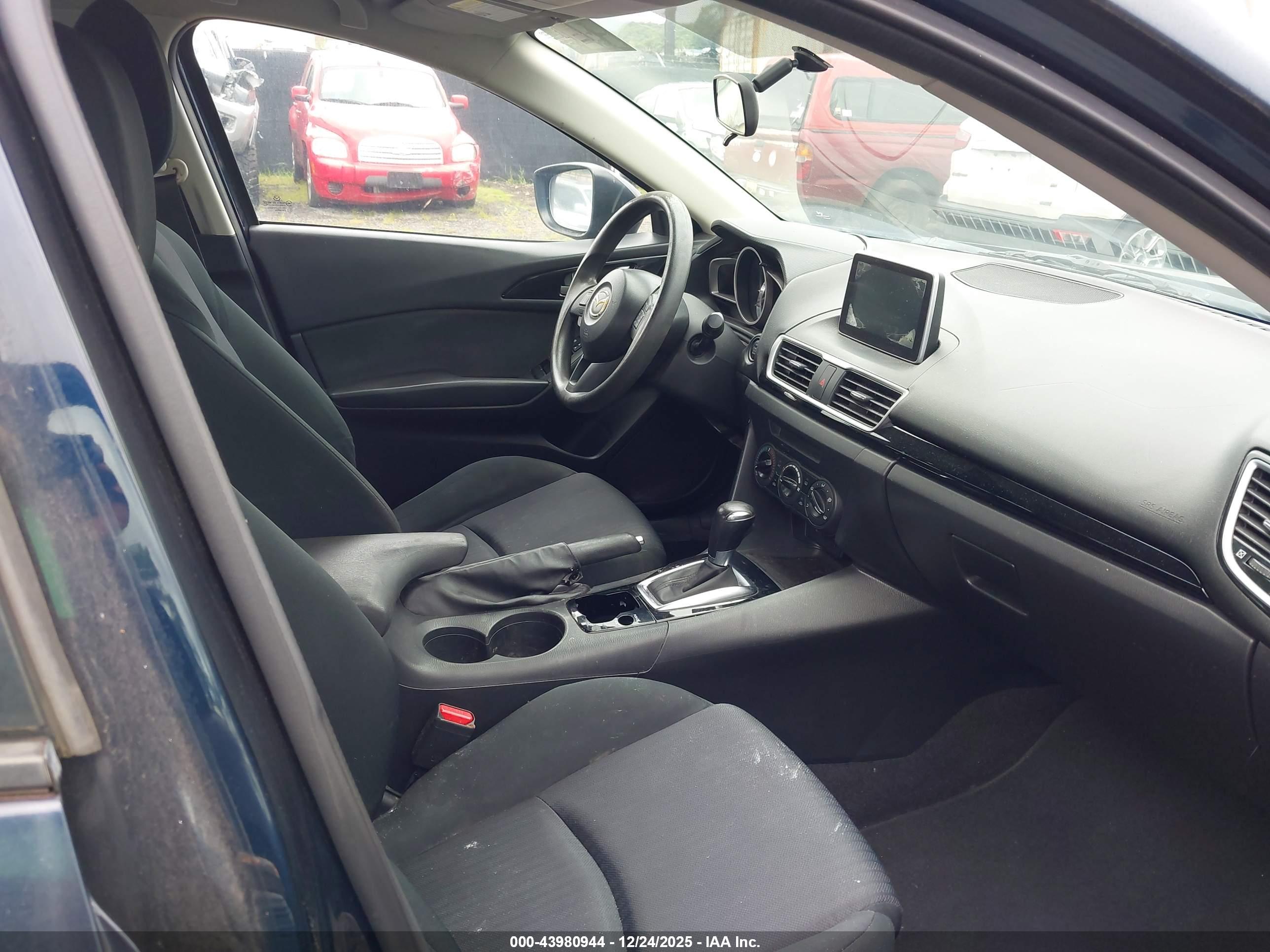 MAZDA MAZDA3 image 5