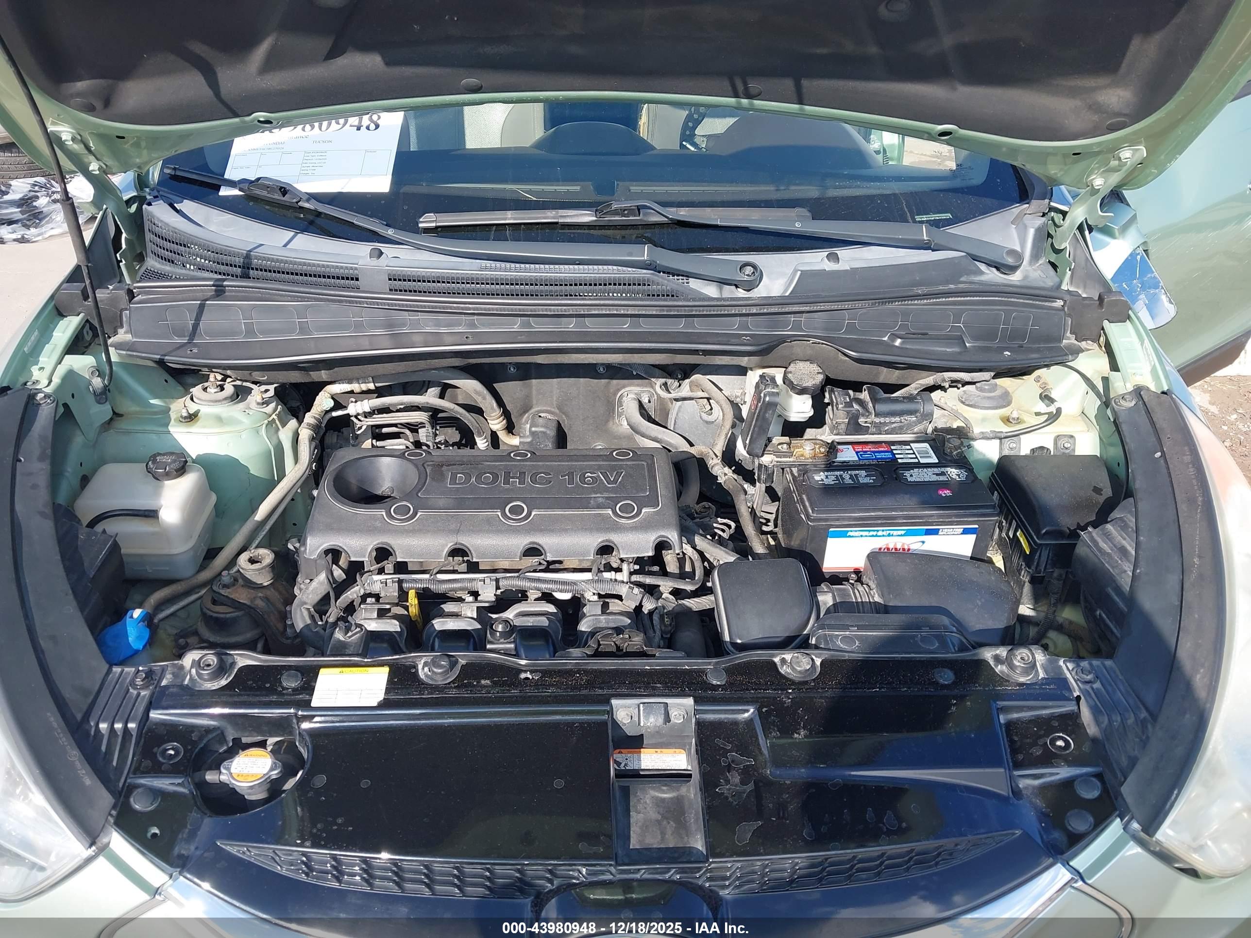 HYUNDAI TUCSON image 10