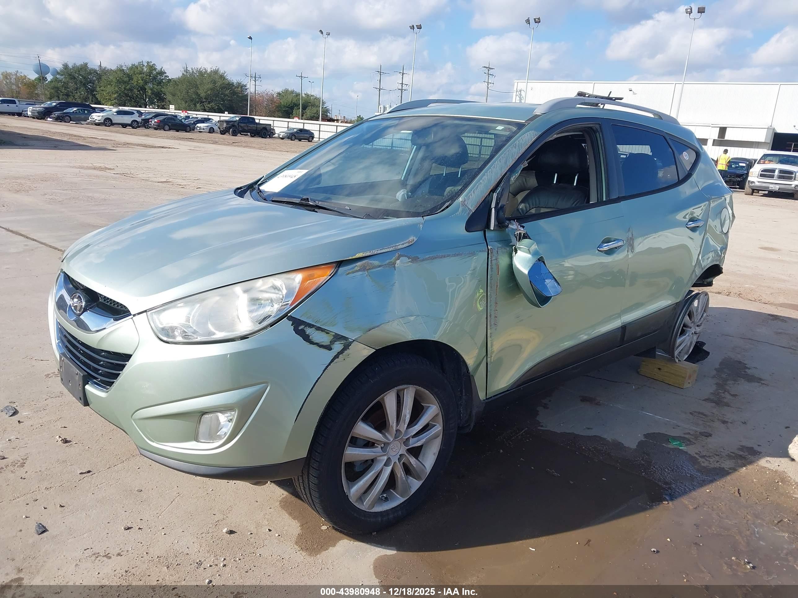 HYUNDAI TUCSON image 2