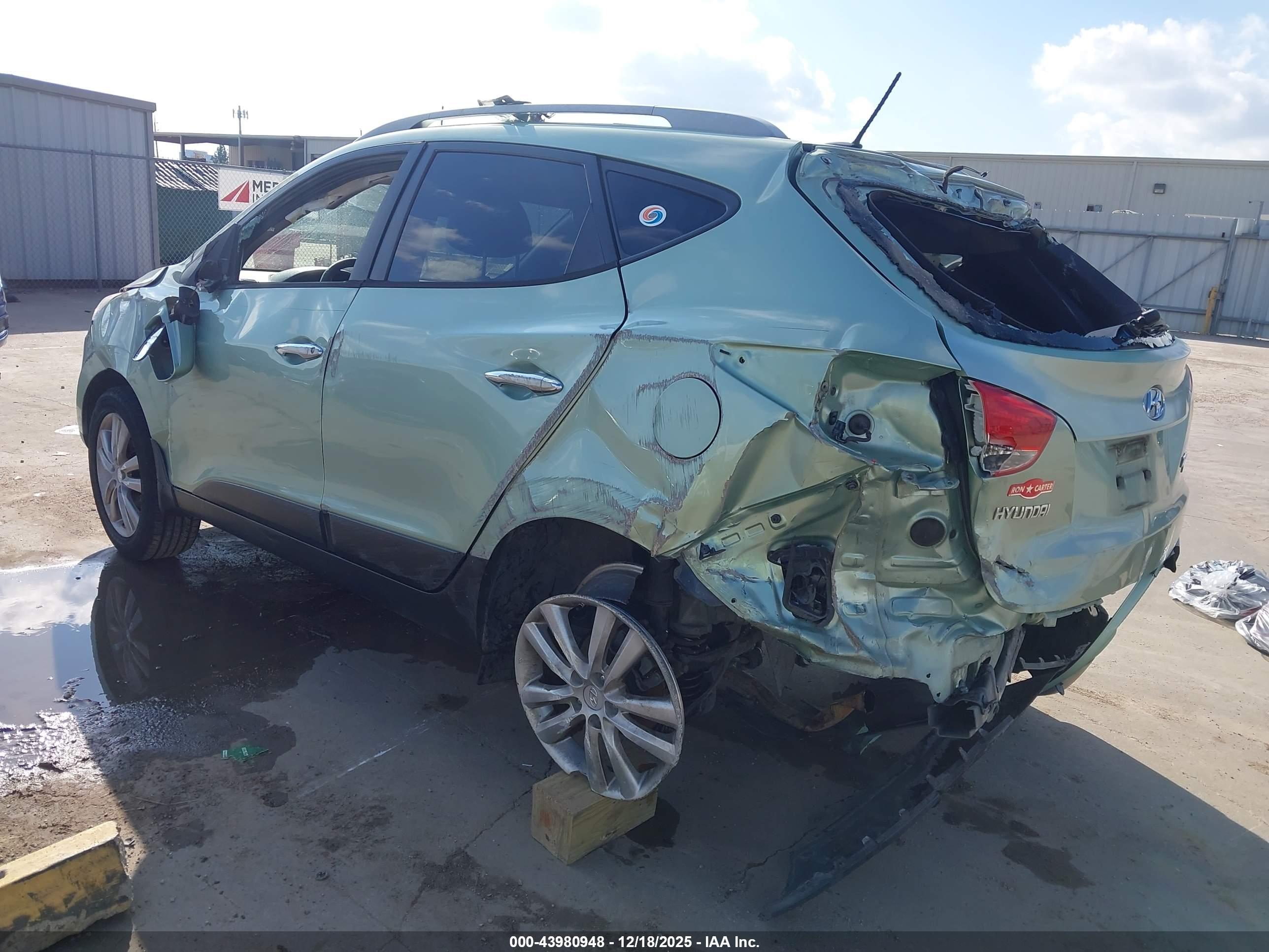 HYUNDAI TUCSON image 3