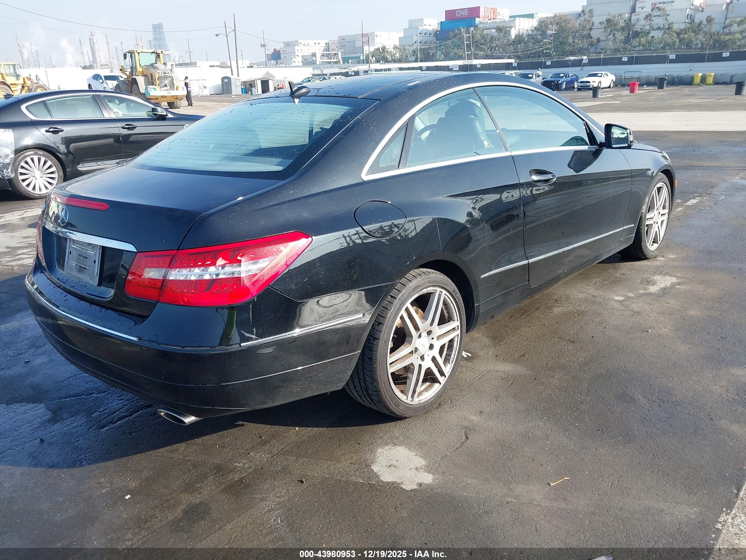MERCEDES-BENZ E image 4