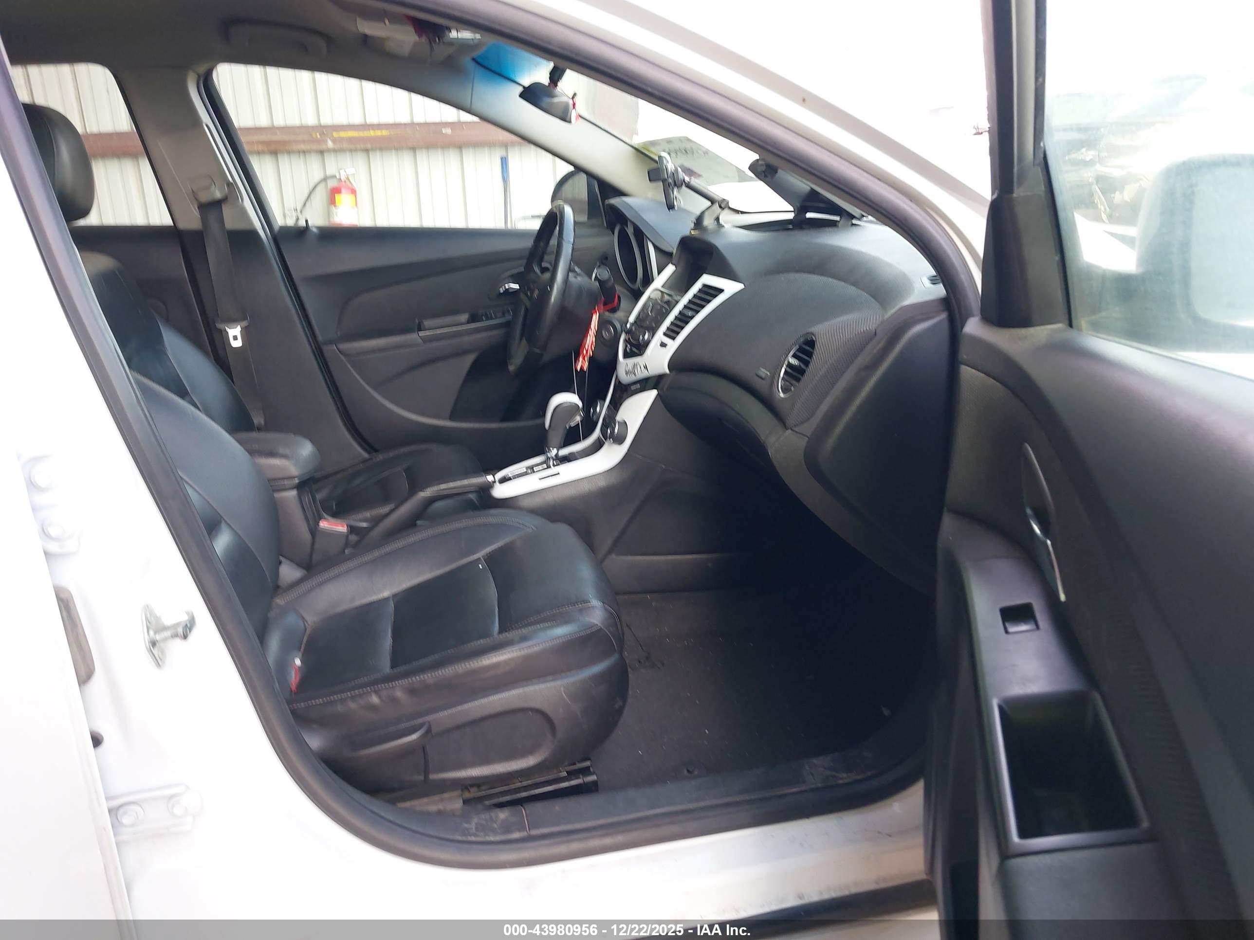 CHEVROLET CRUZE image 5