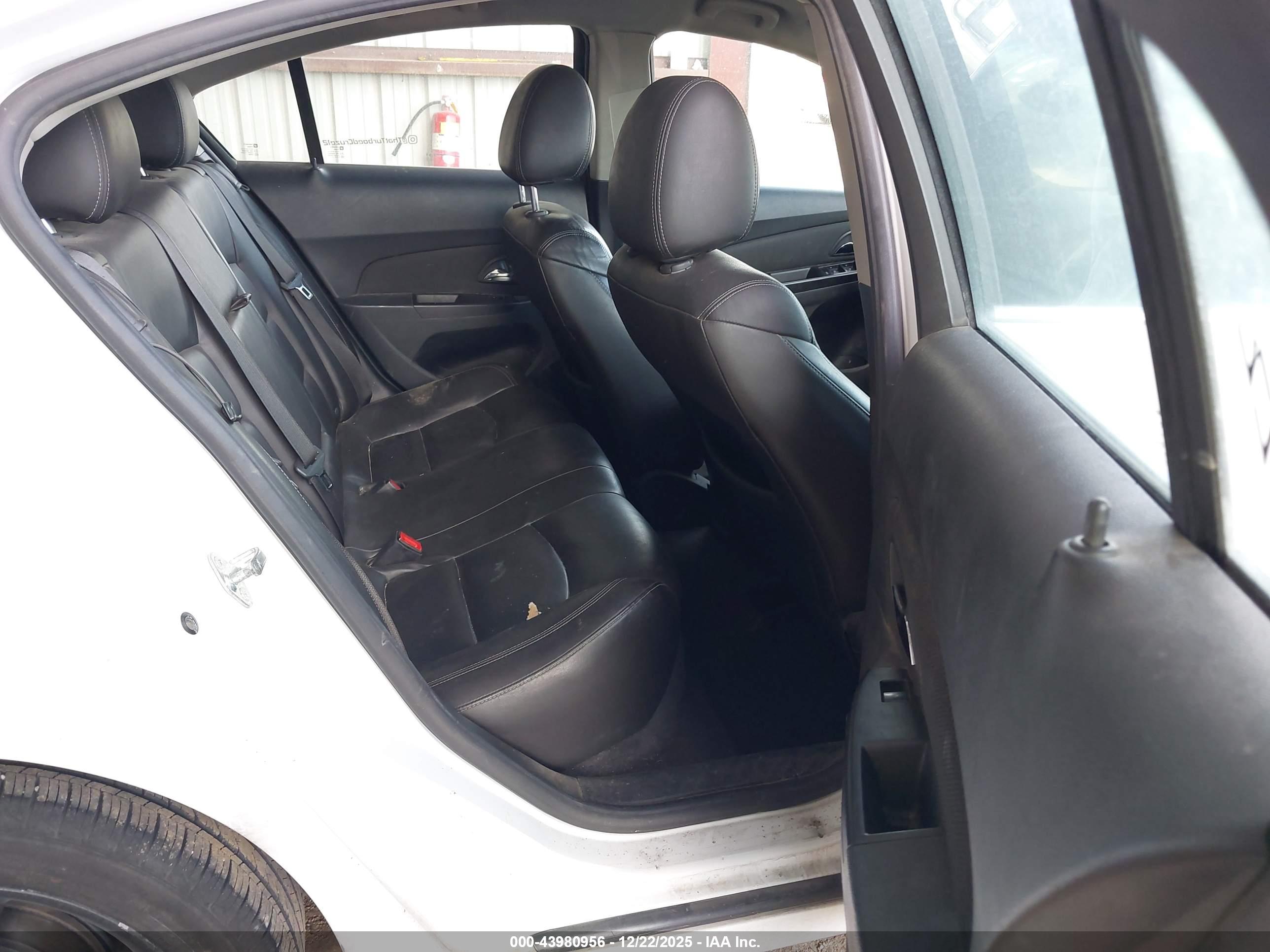 CHEVROLET CRUZE image 8
