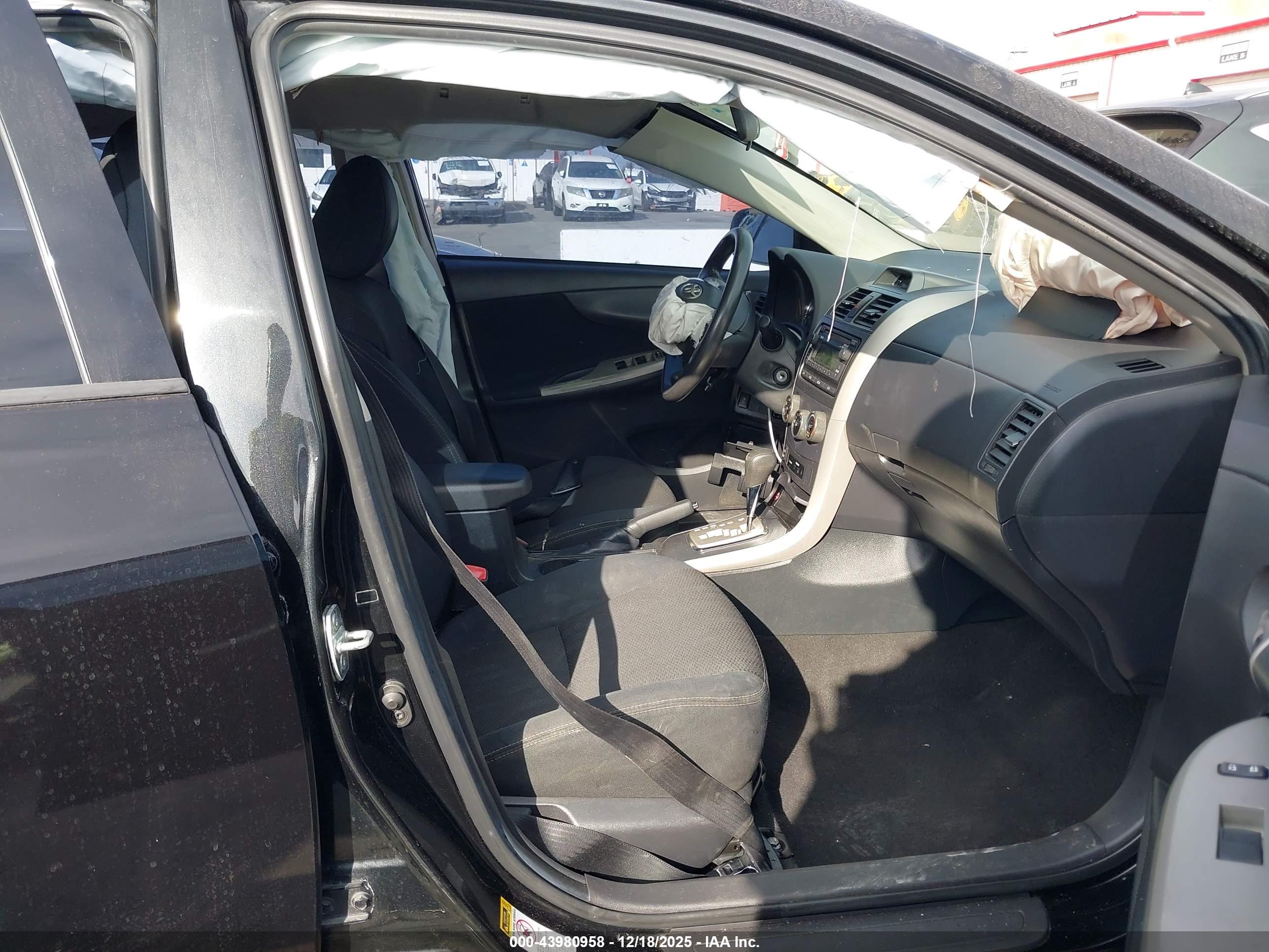 TOYOTA COROLLA image 5
