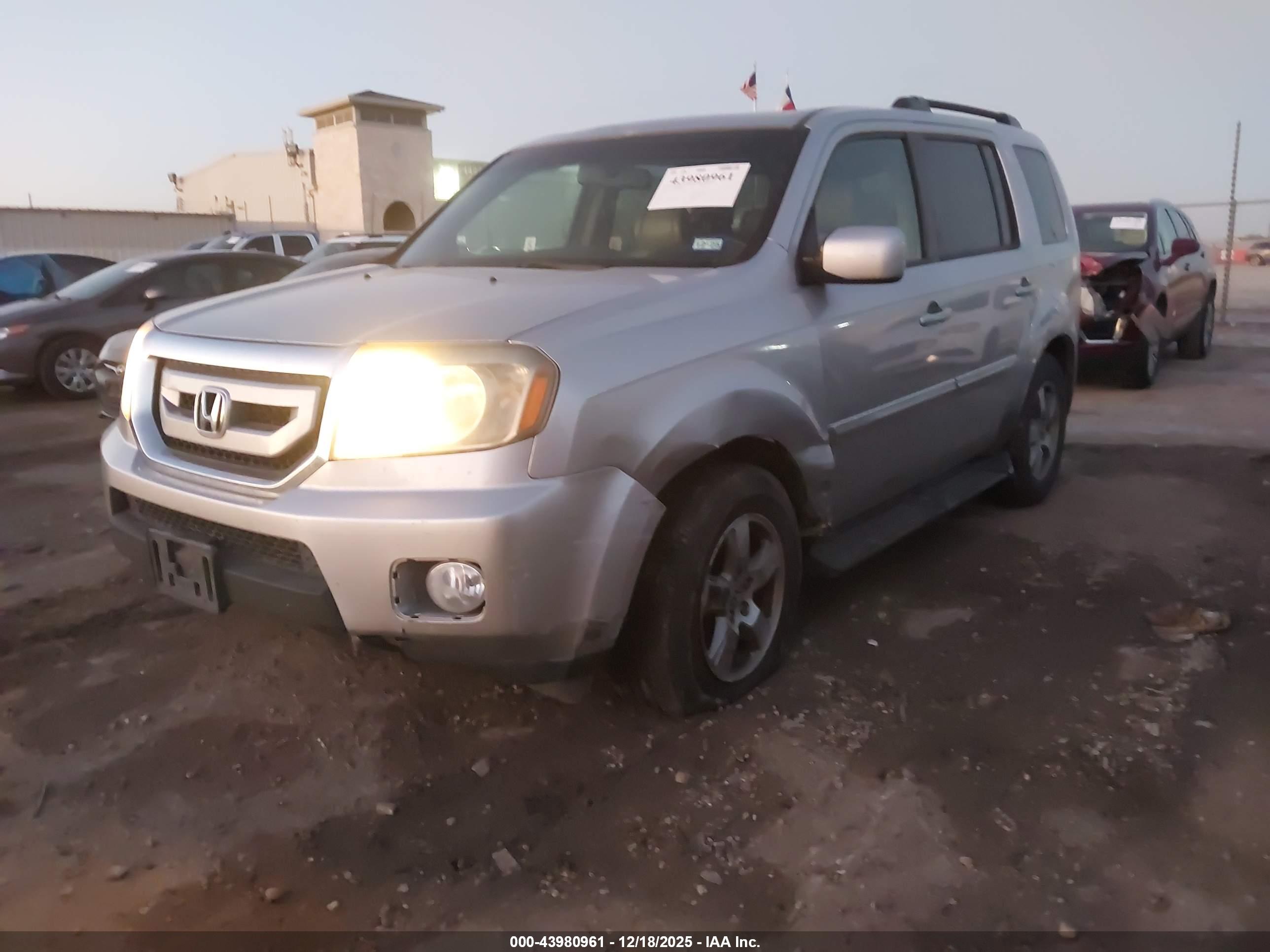 HONDA PILOT image 2