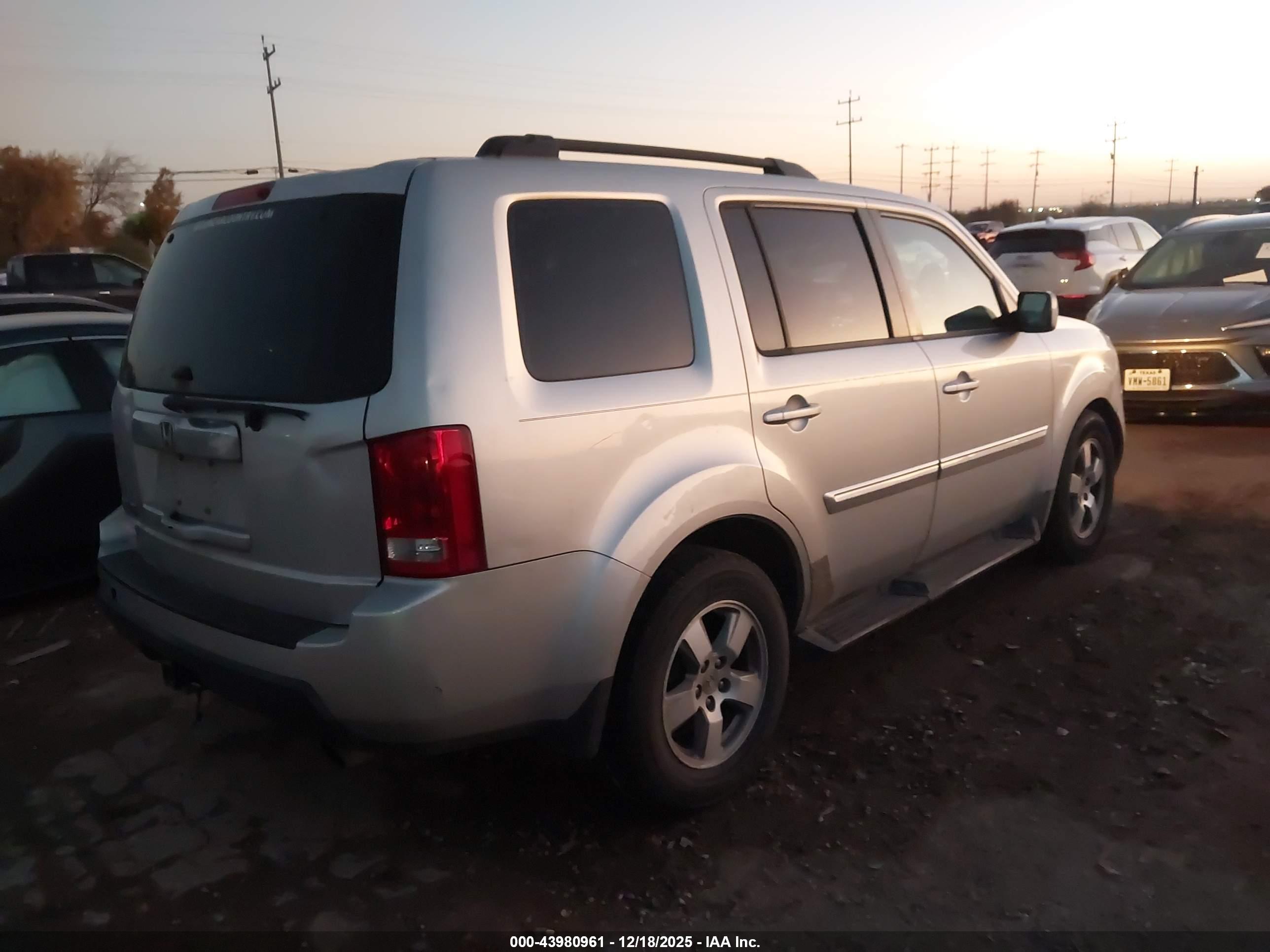 HONDA PILOT image 4