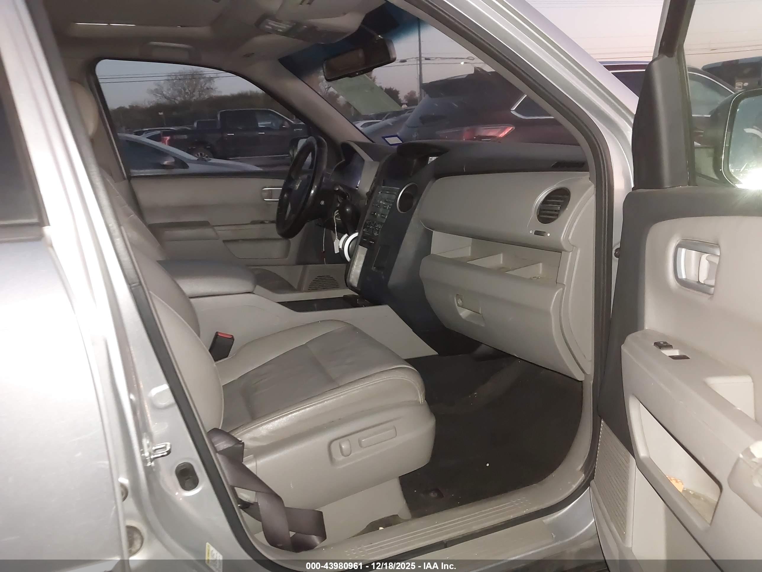 HONDA PILOT image 5