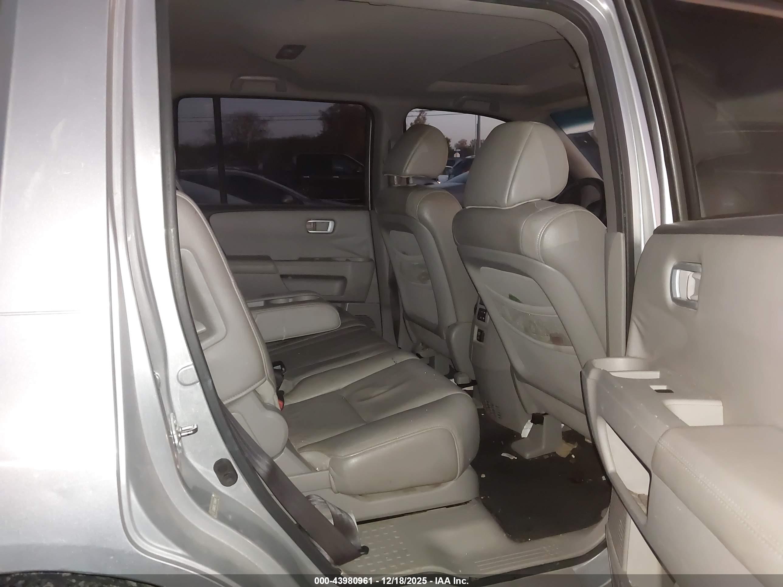 HONDA PILOT image 8