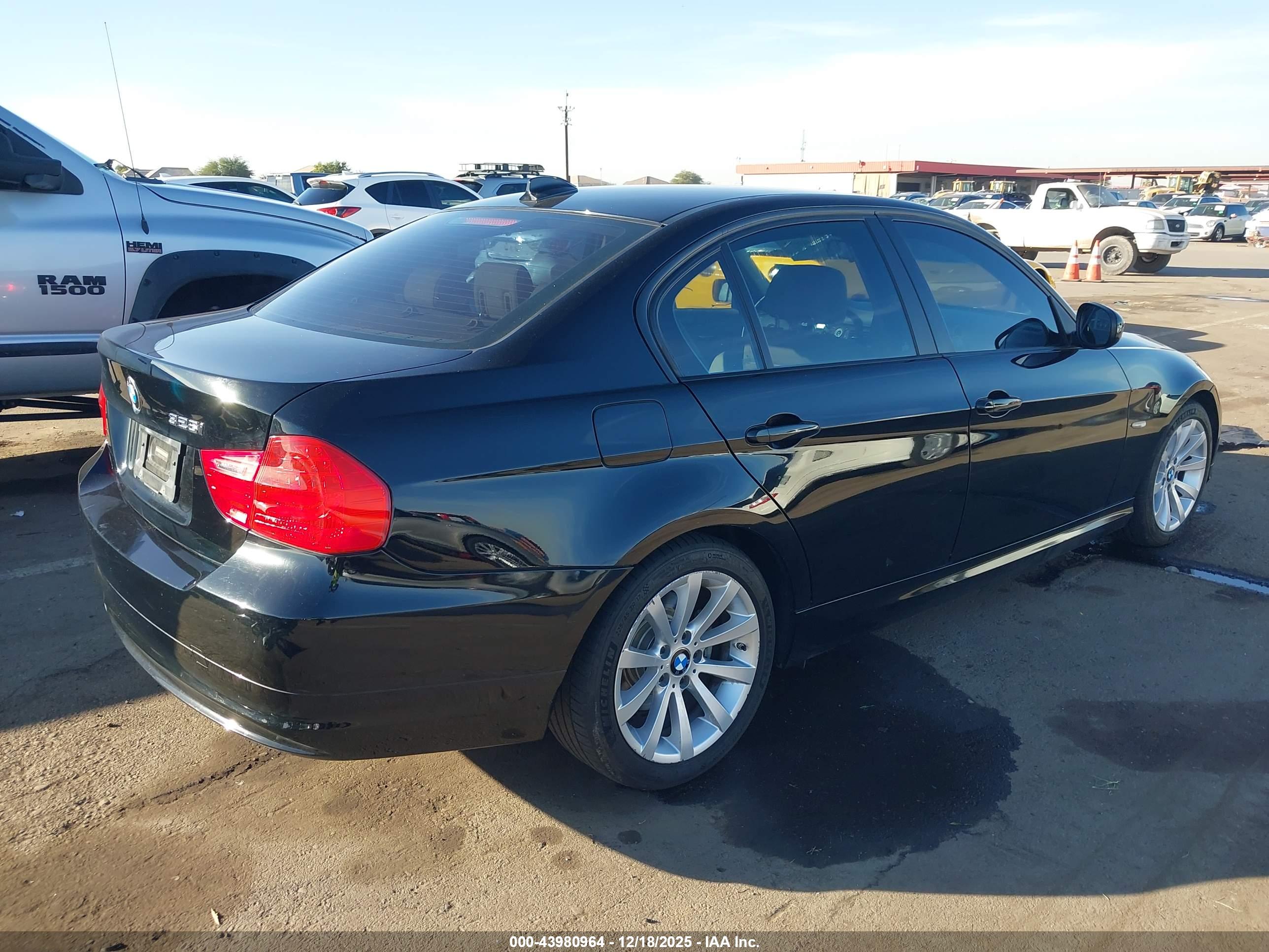 BMW 328I image 4