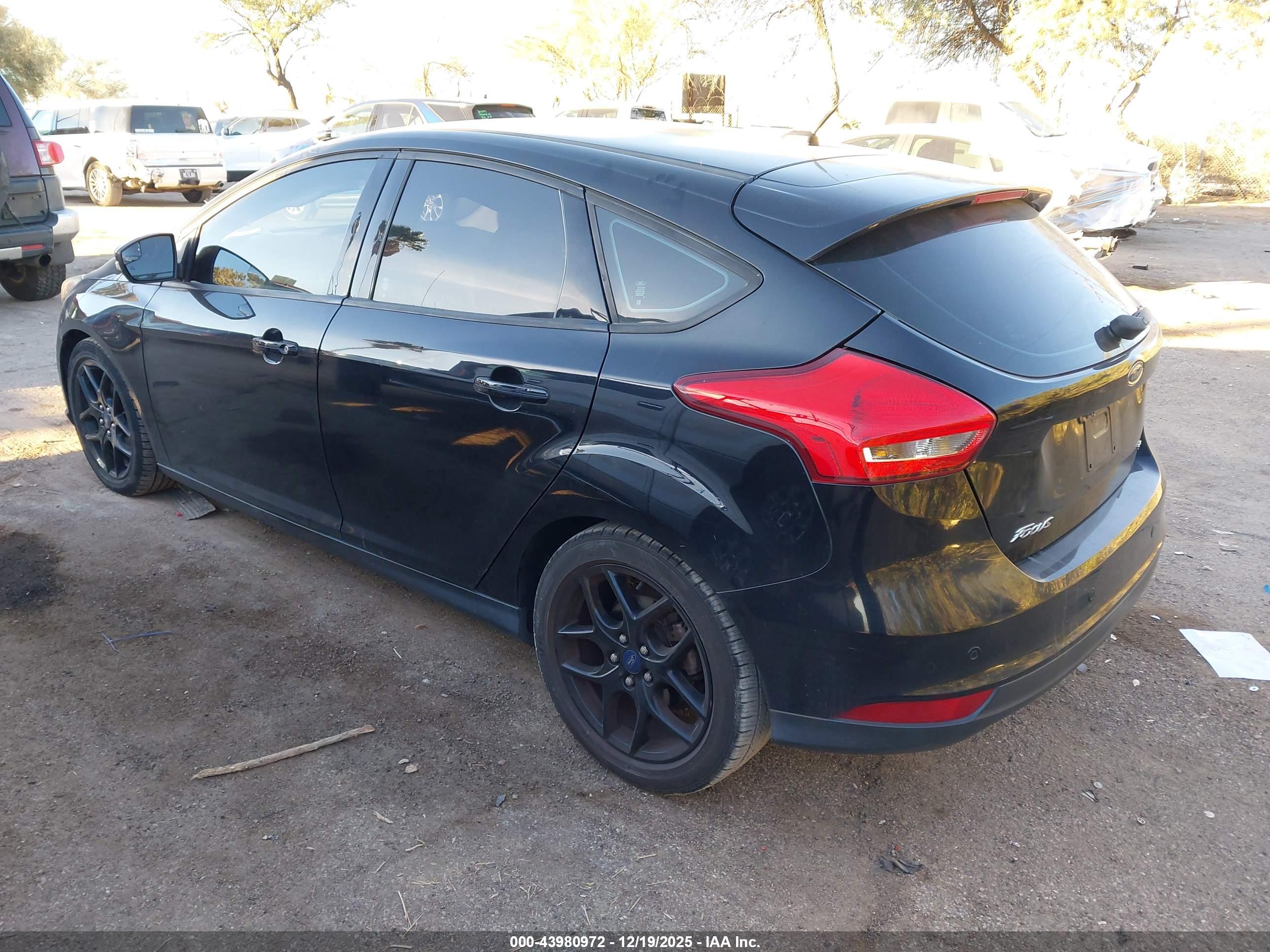 FORD FOCUS image 3