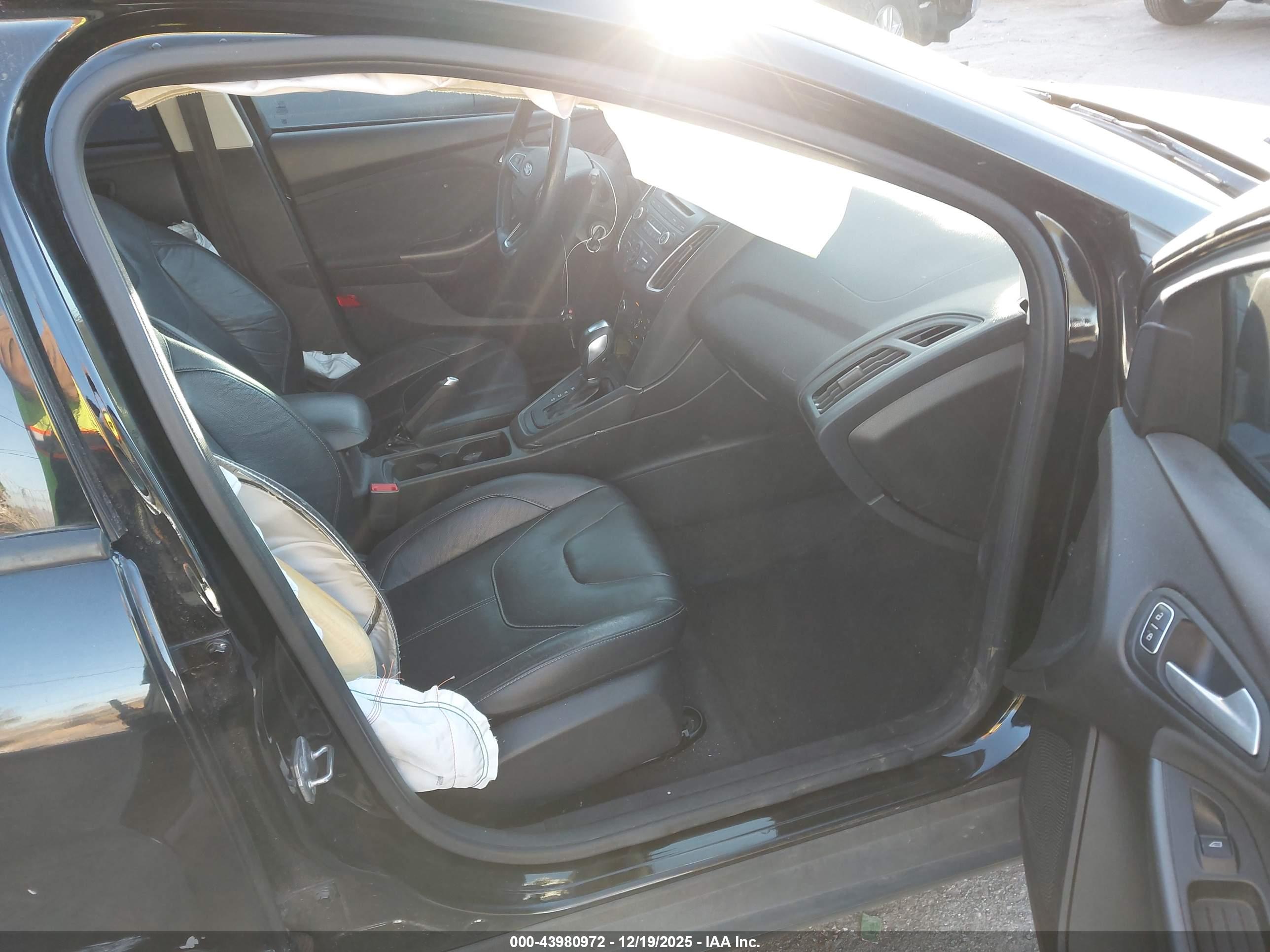 FORD FOCUS image 5