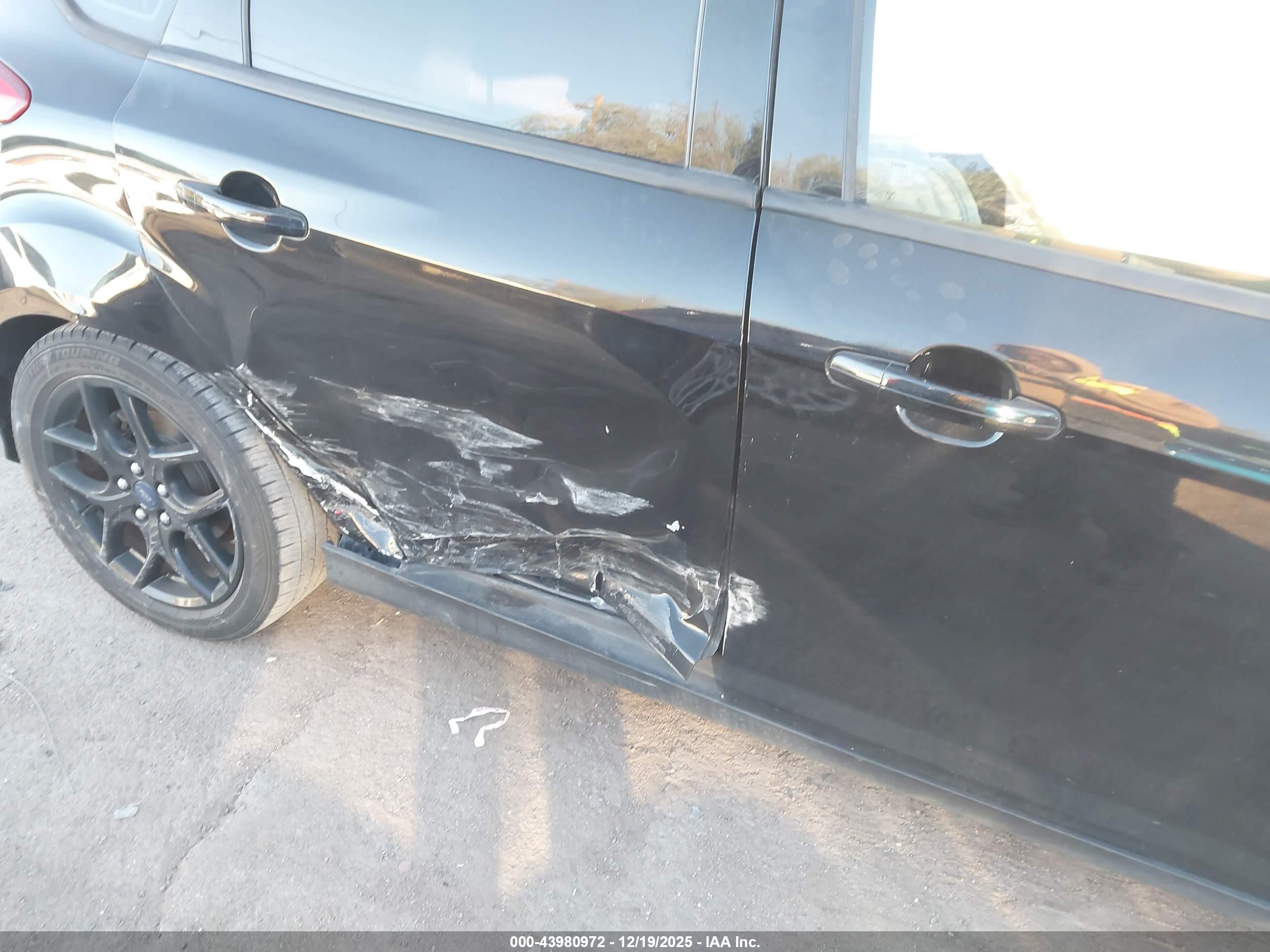 FORD FOCUS image 6
