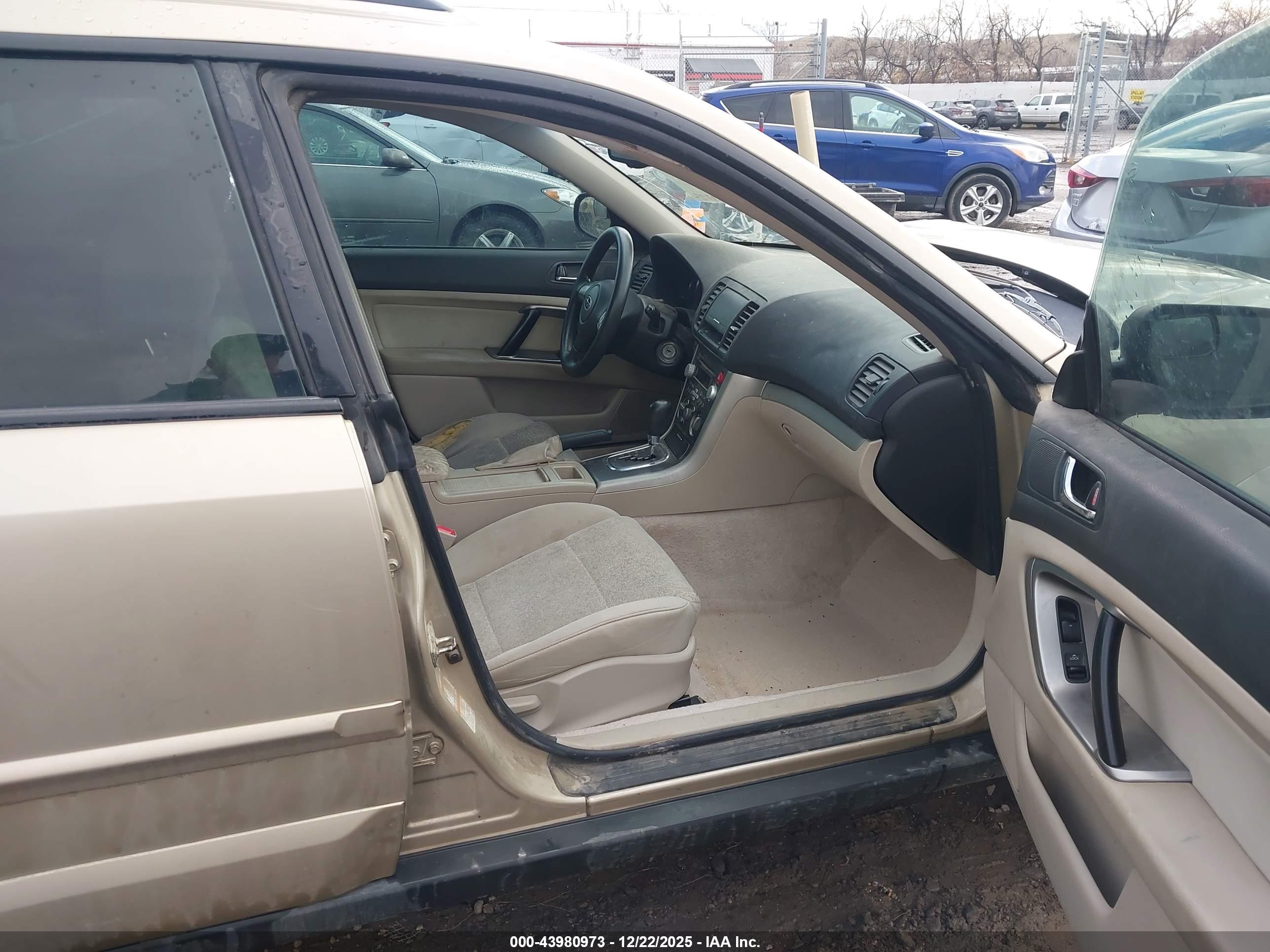 SUBARU OUTBACK image 5
