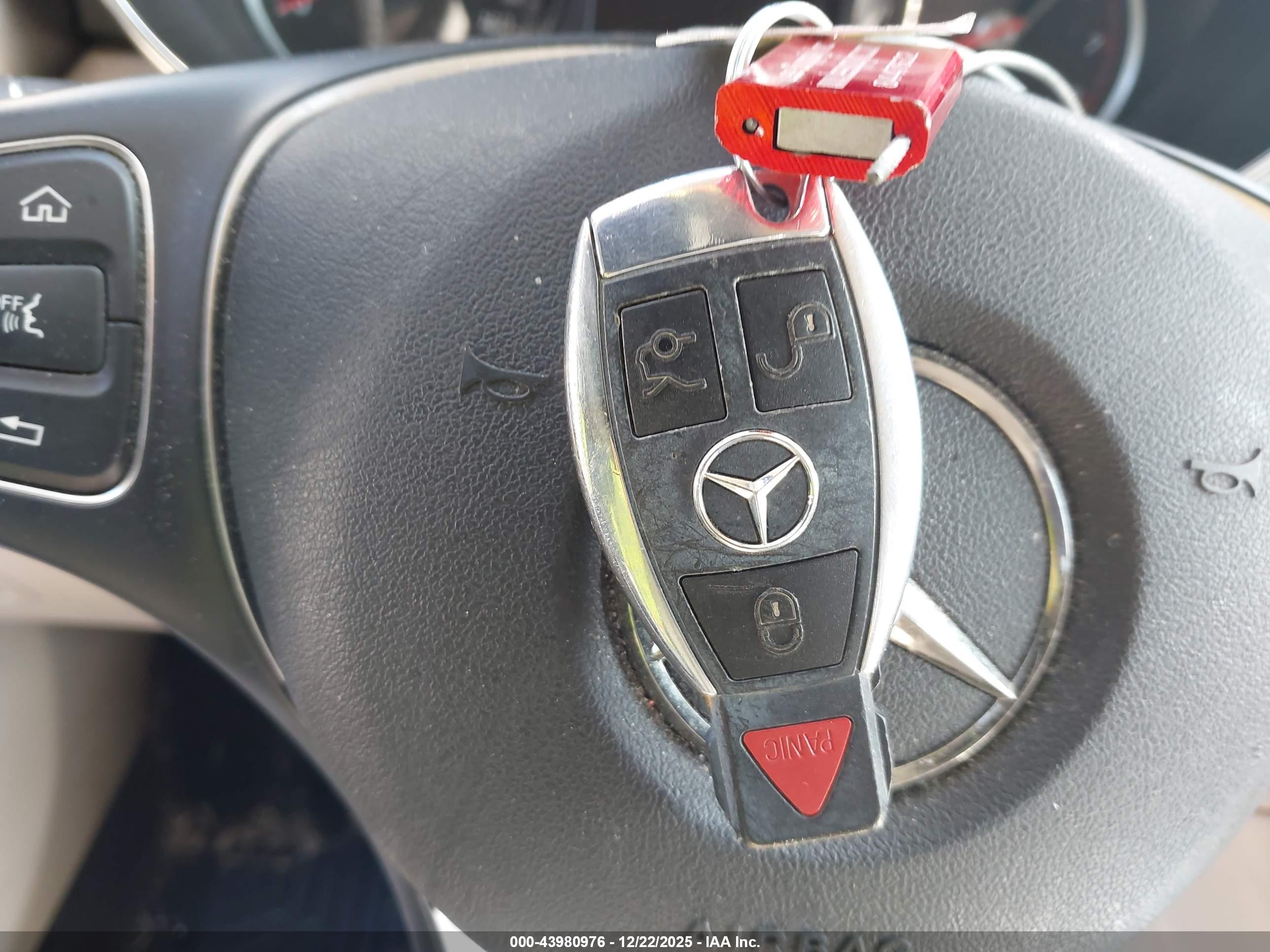 MERCEDES-BENZ GLC image 11