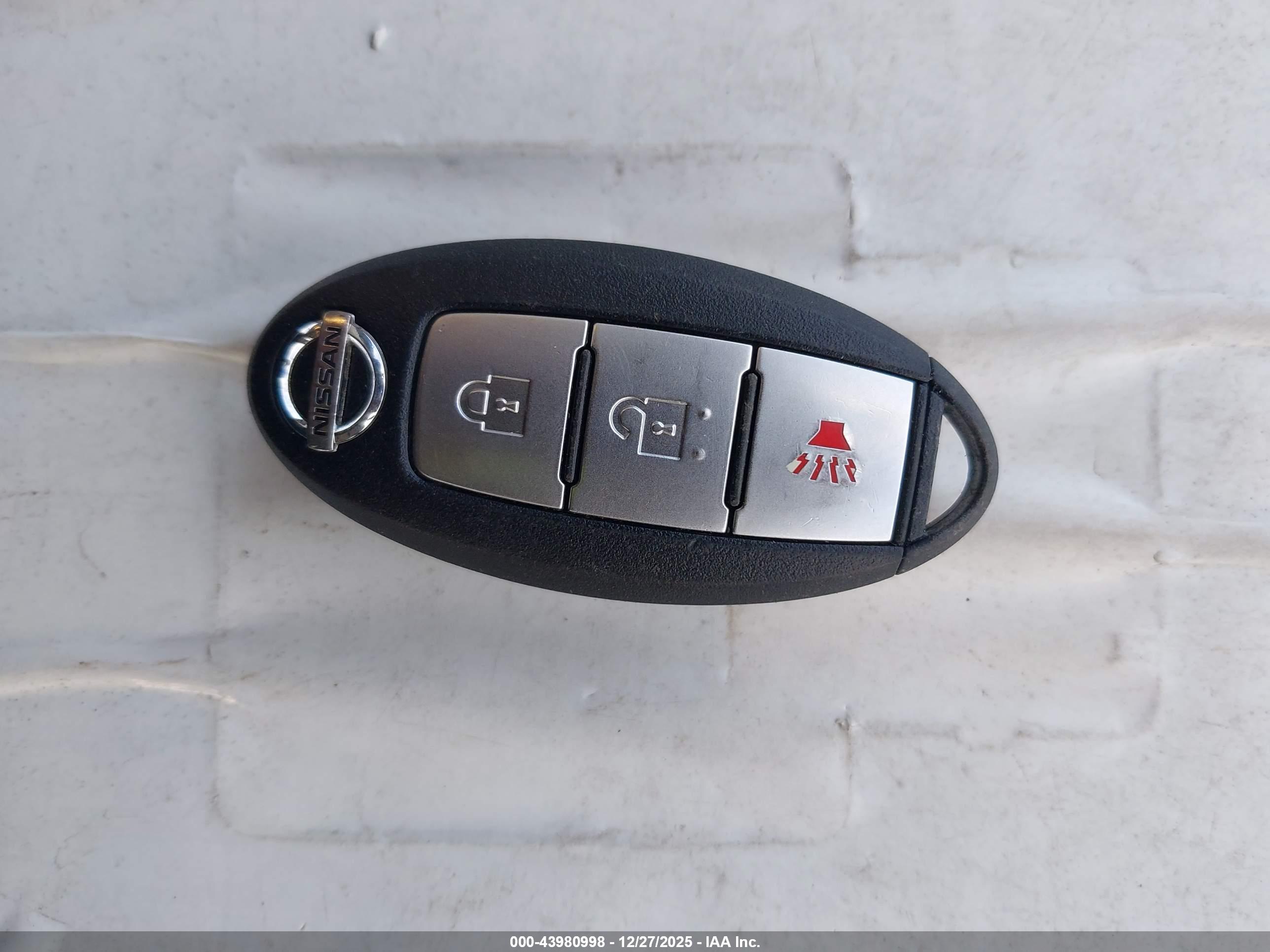 NISSAN MURANO image 11