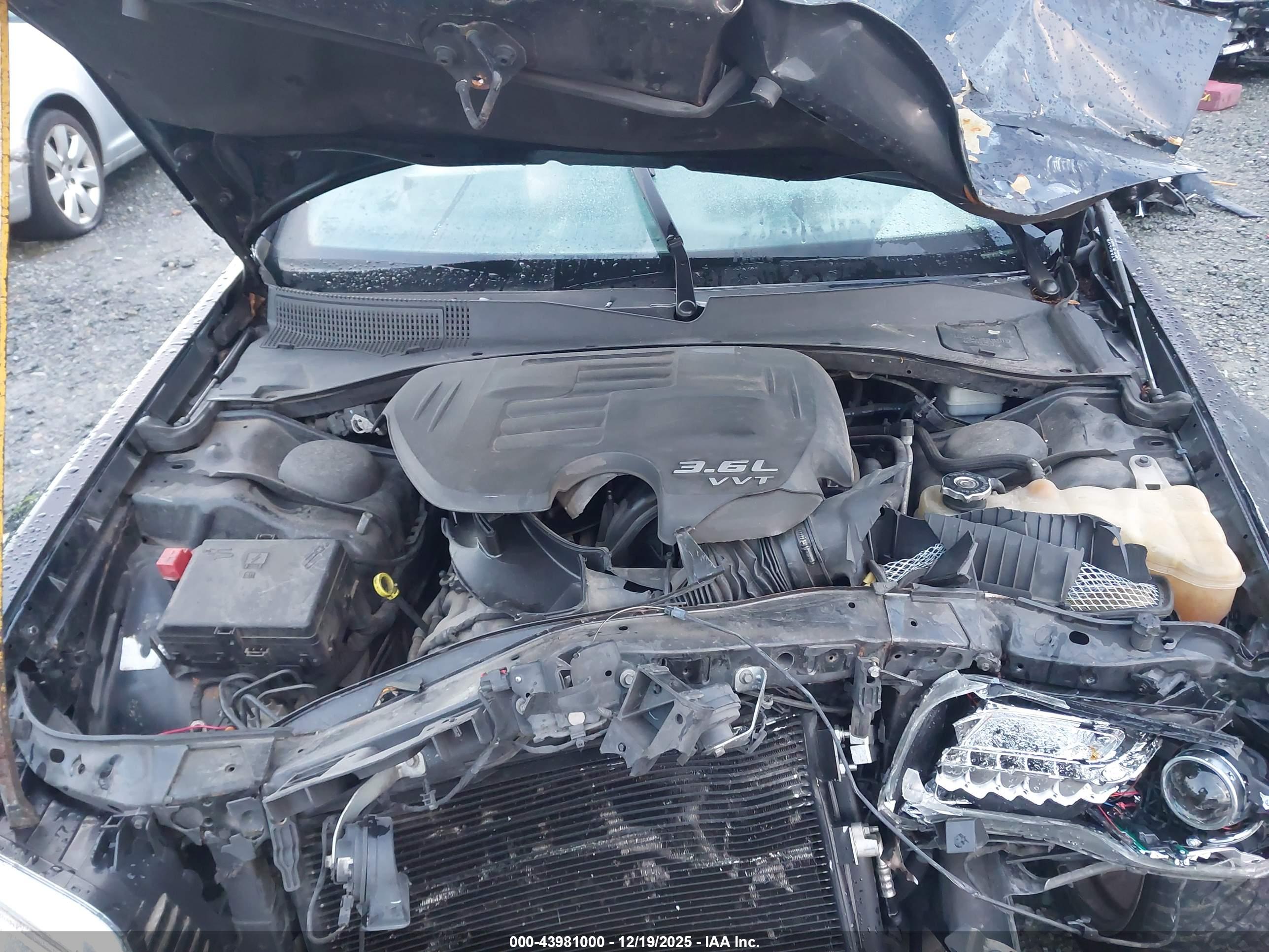 CHRYSLER 300 image 10