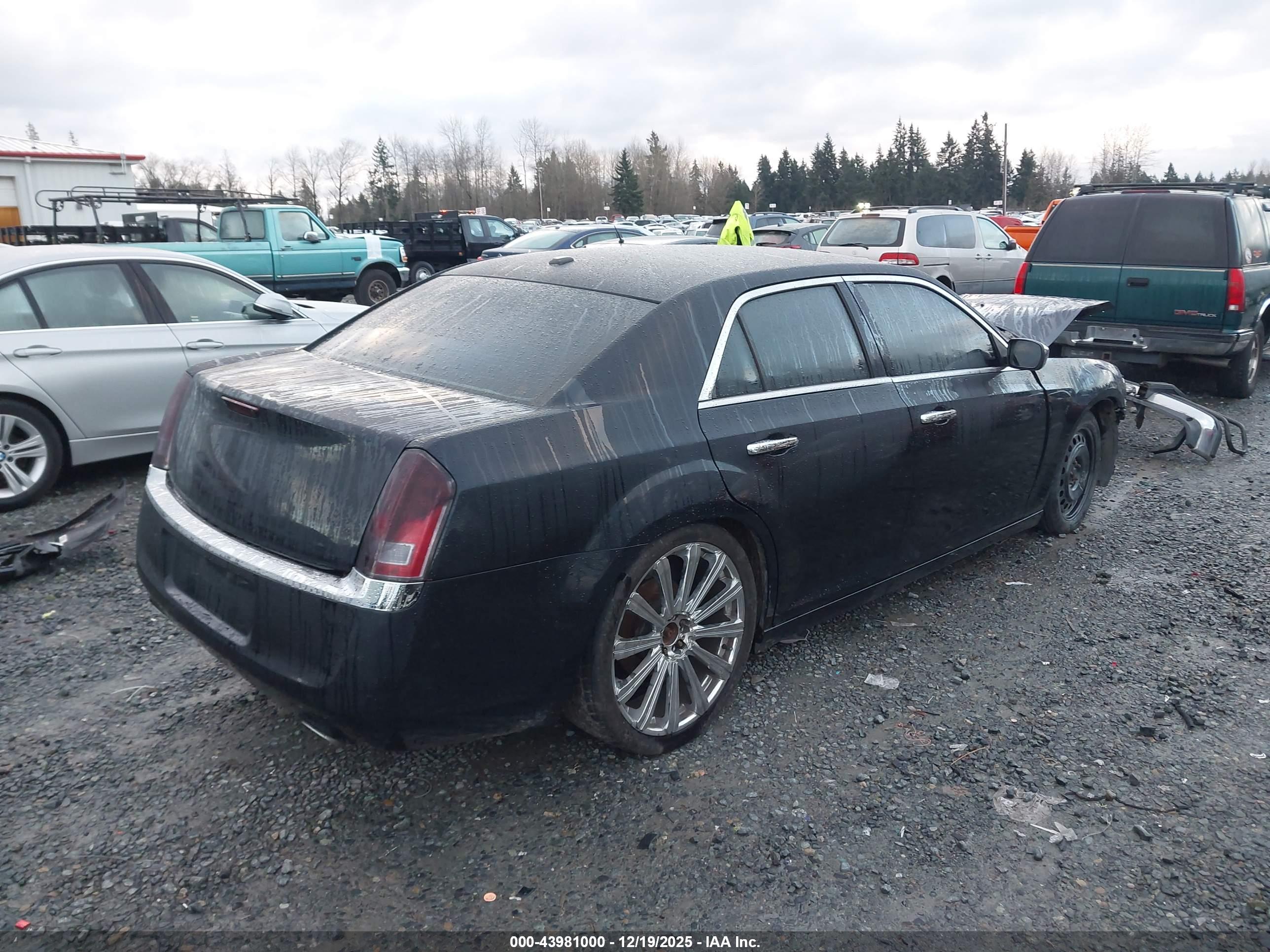 CHRYSLER 300 image 4