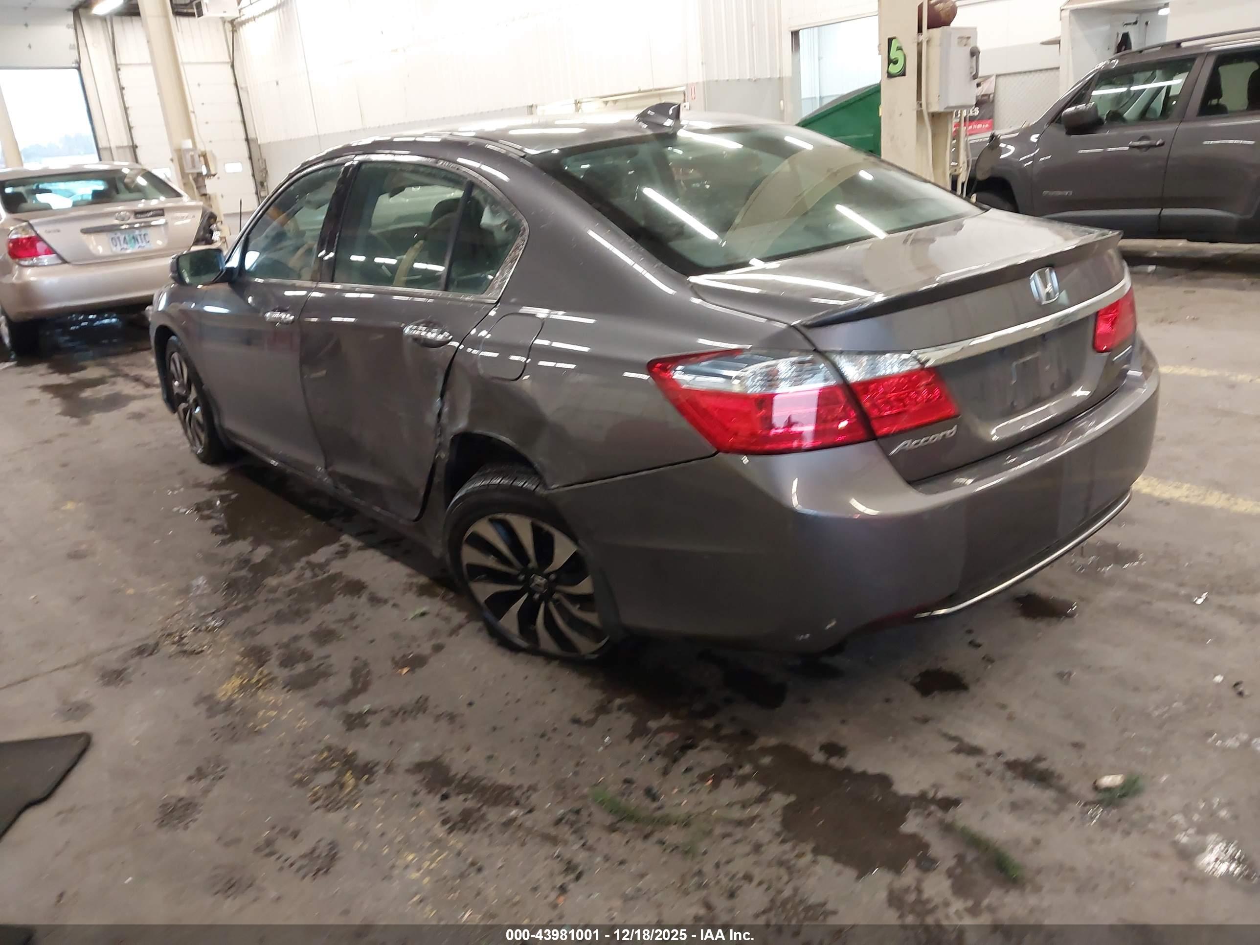 HONDA ACCORD image 3