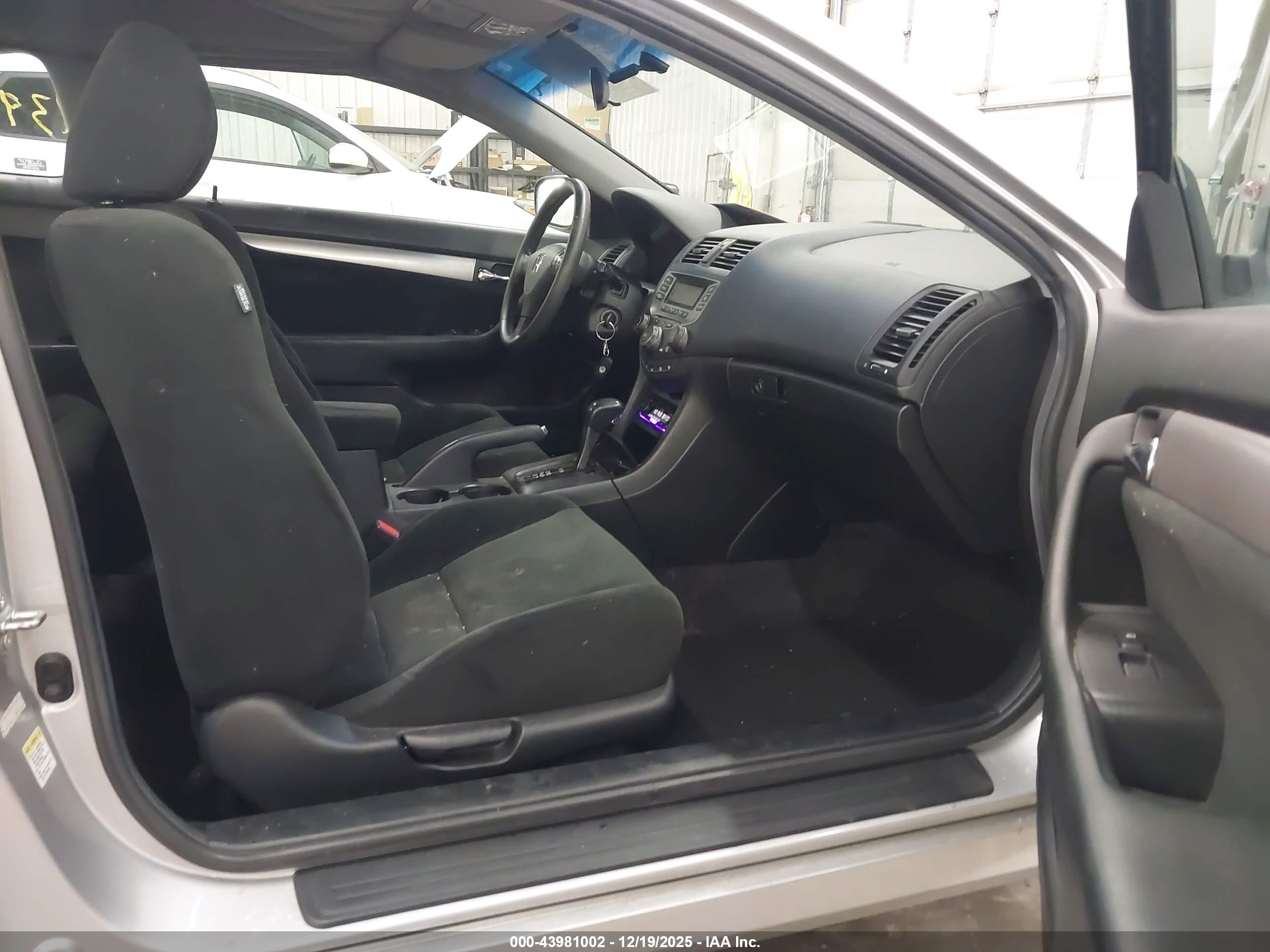 HONDA ACCORD image 5