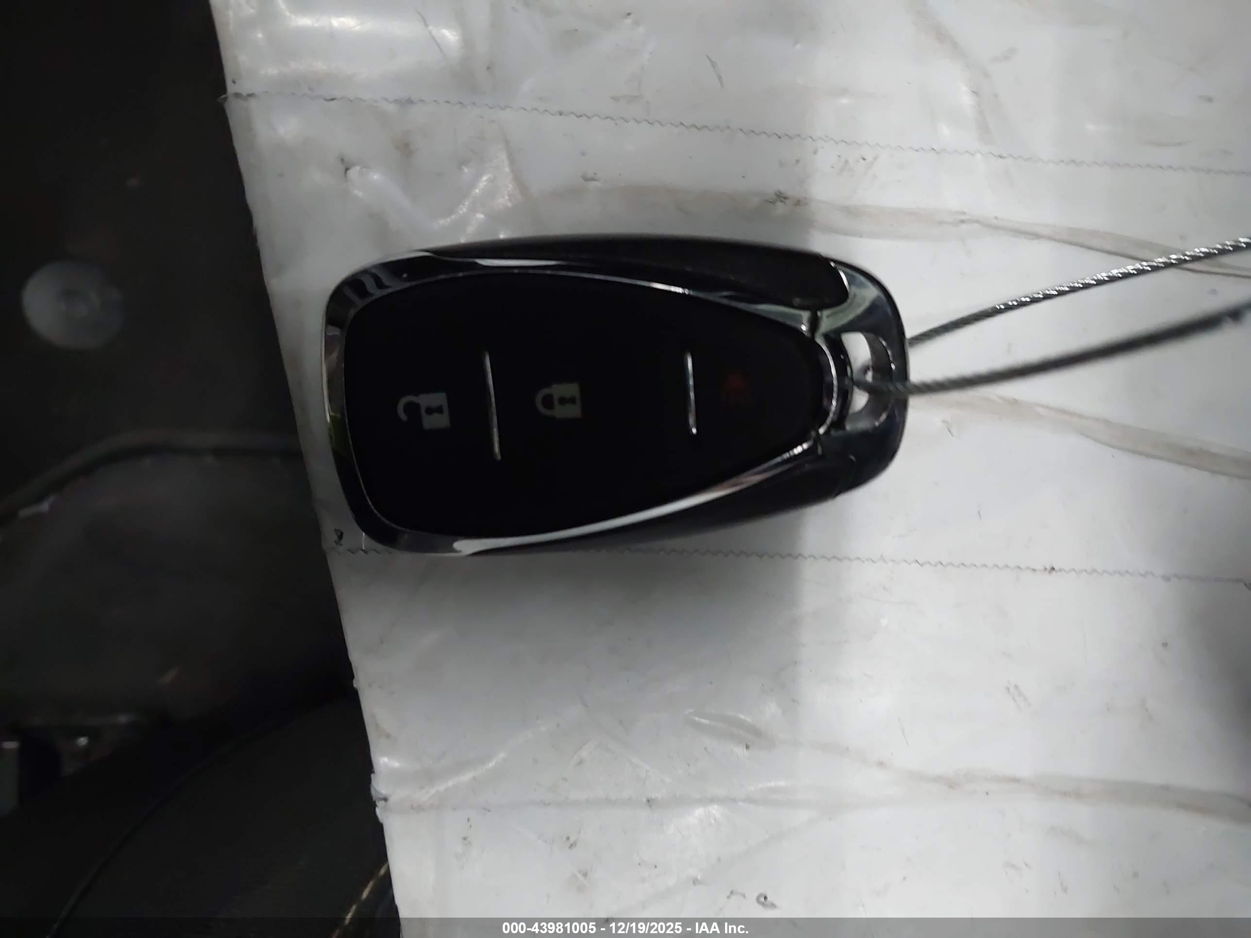 CHEVROLET TRAVERSE image 11