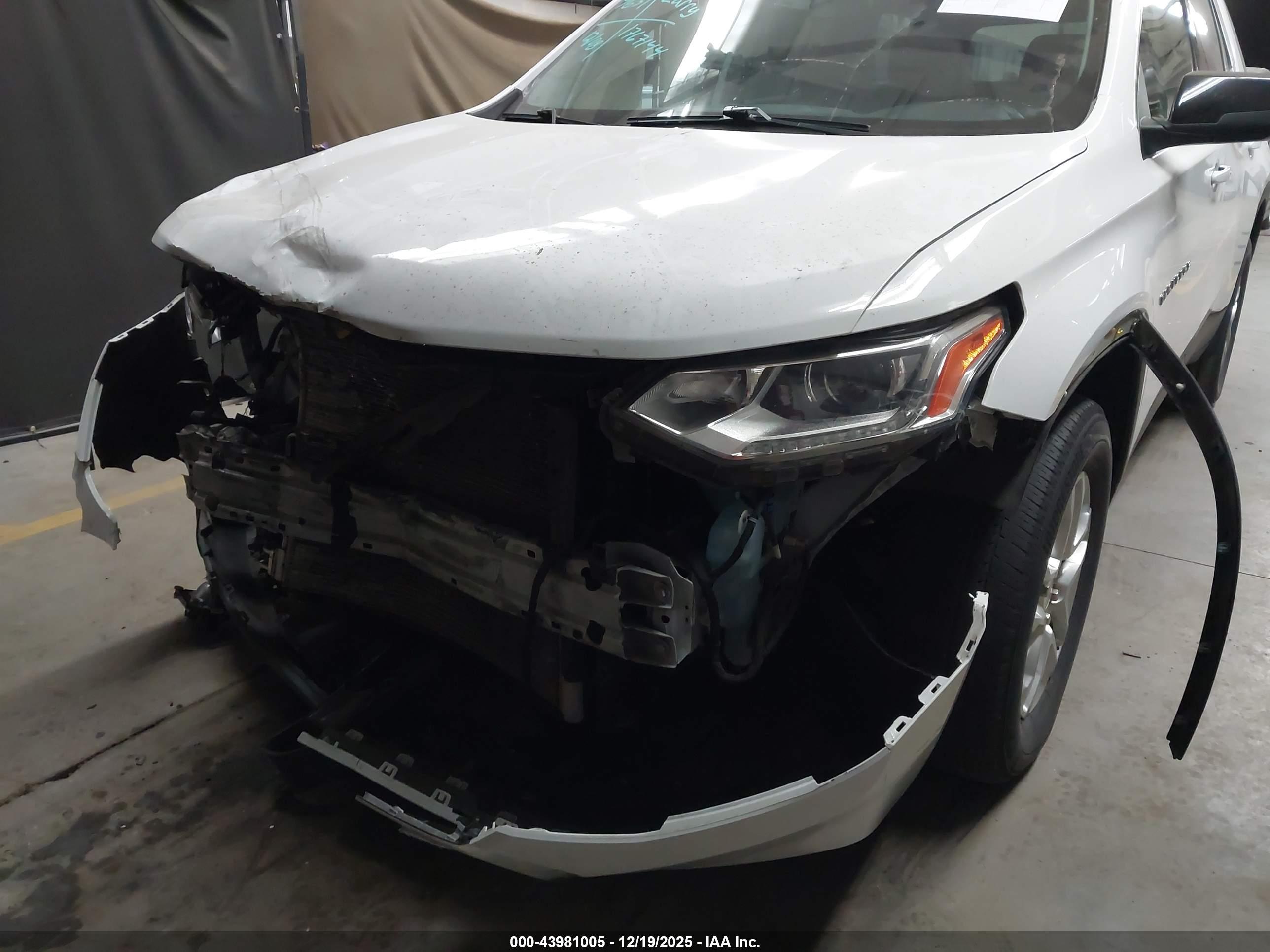 CHEVROLET TRAVERSE image 6