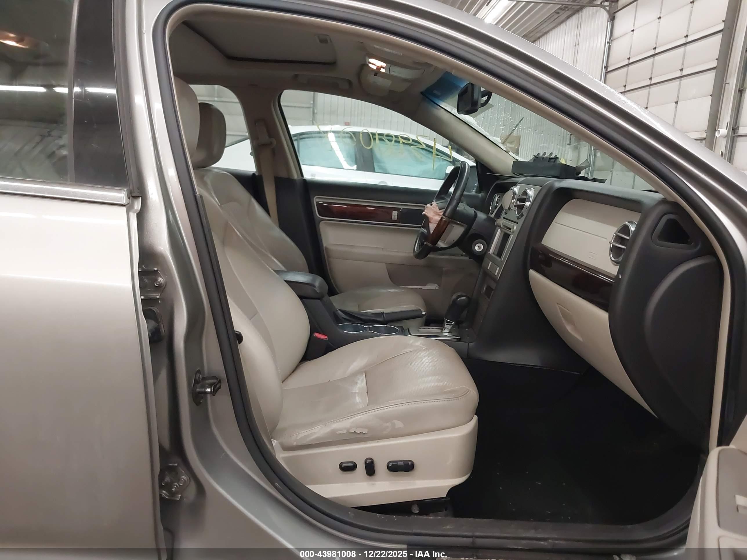 LINCOLN MKZ image 5