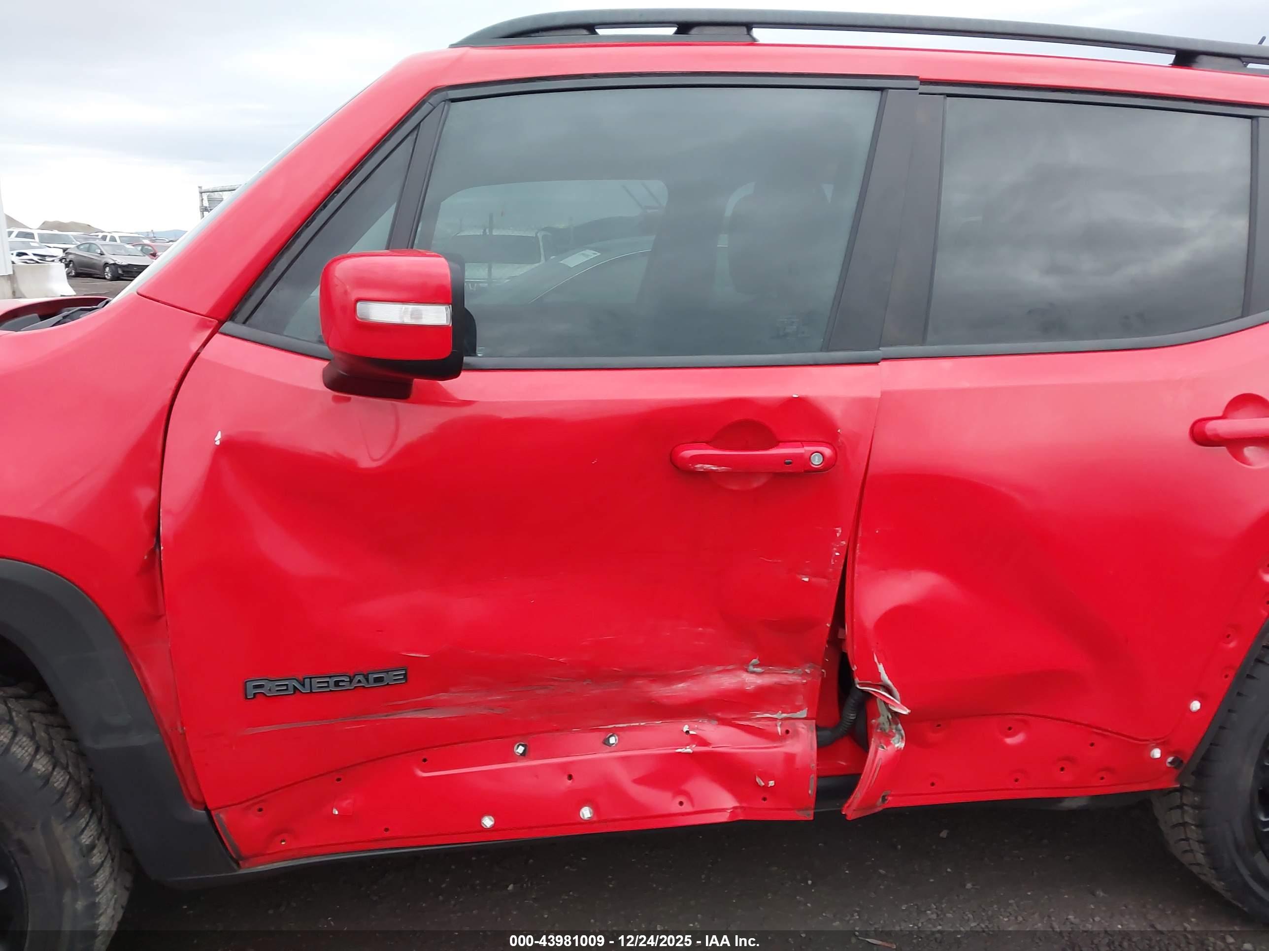 JEEP RENEGADE image 6