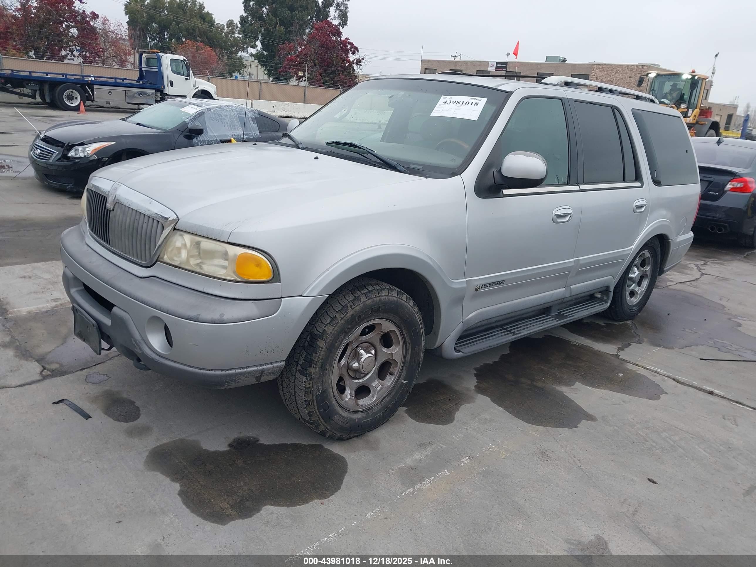 LINCOLN NAVIGATOR image 2