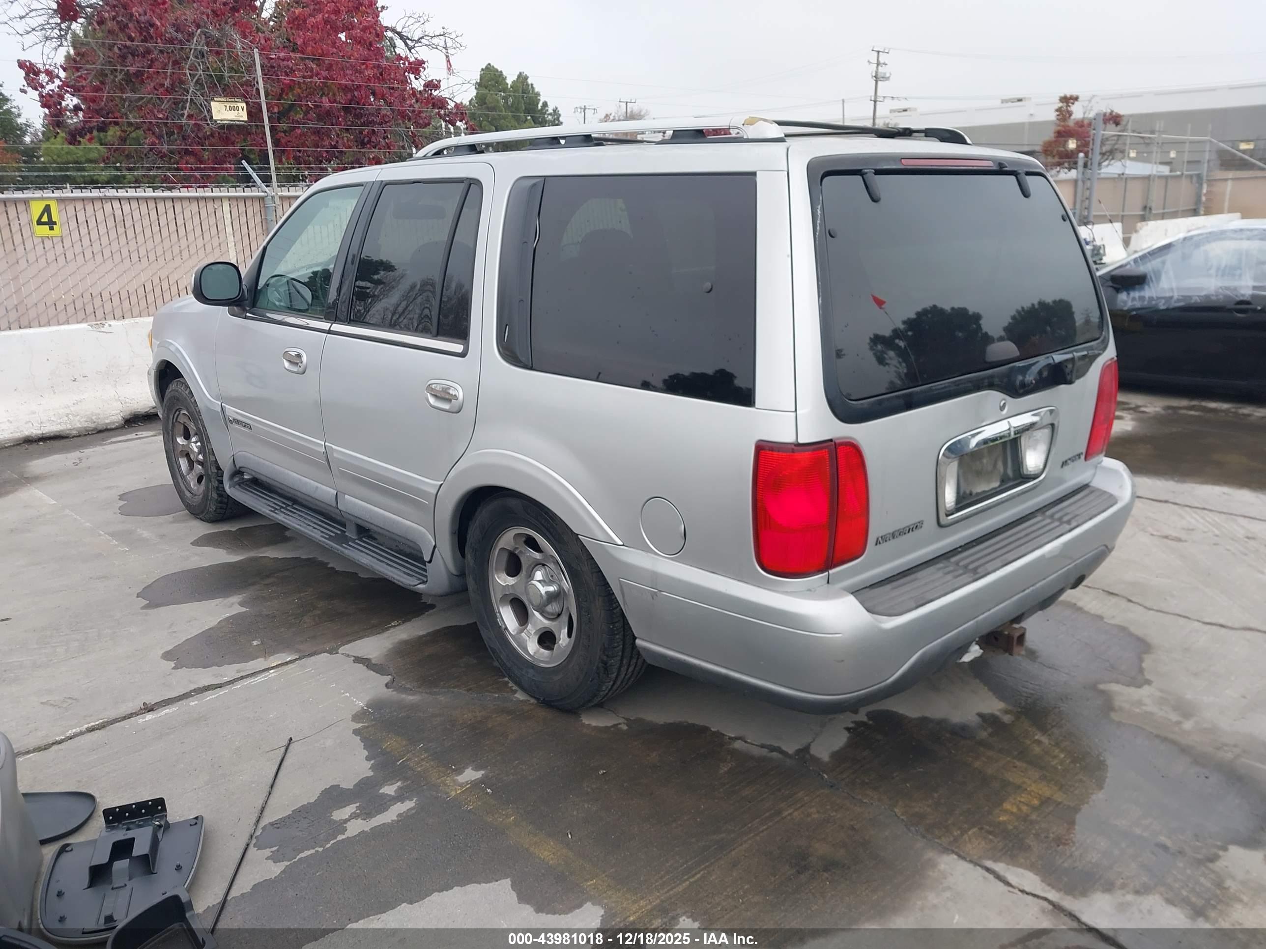 LINCOLN NAVIGATOR image 3