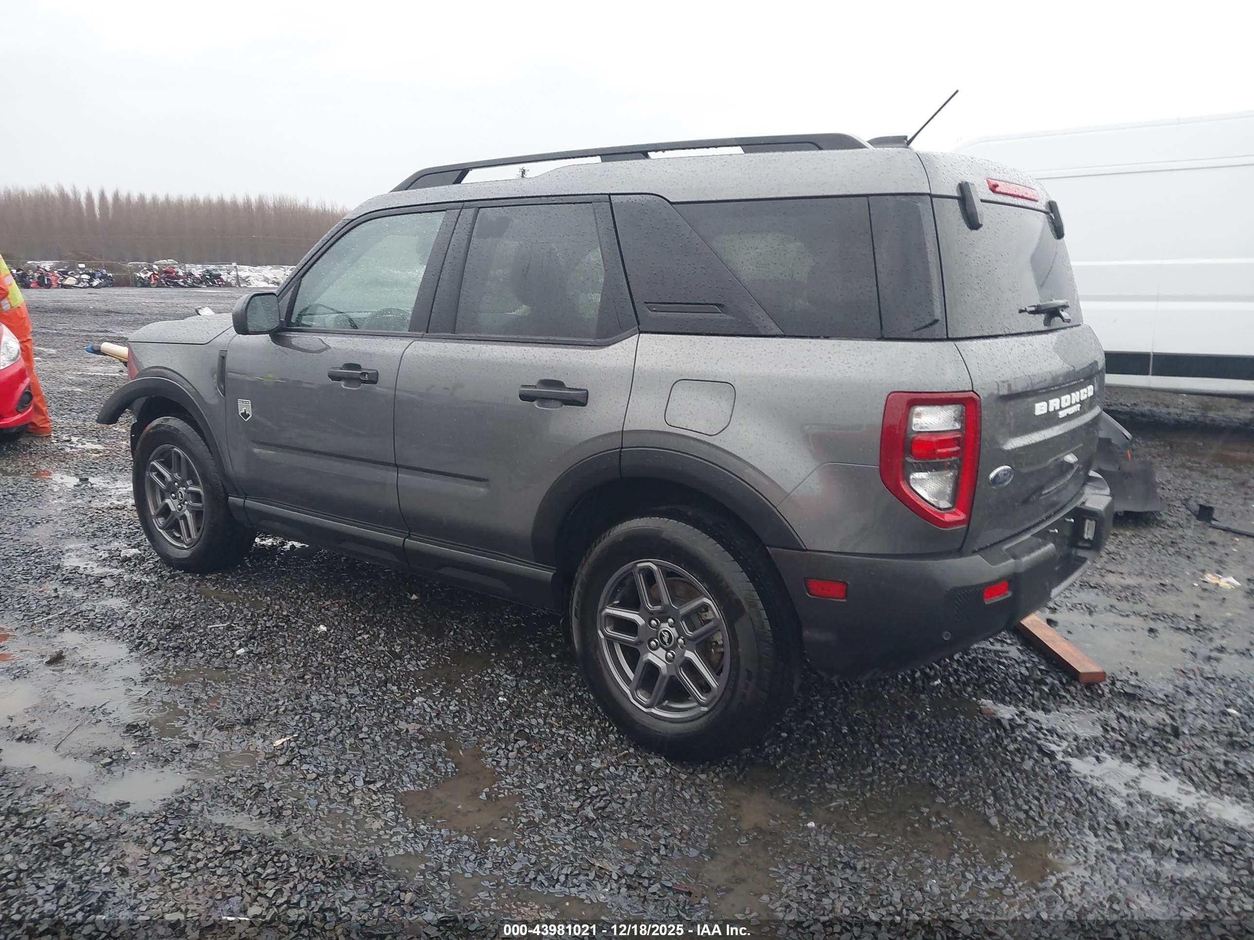 FORD BRONCO image 3