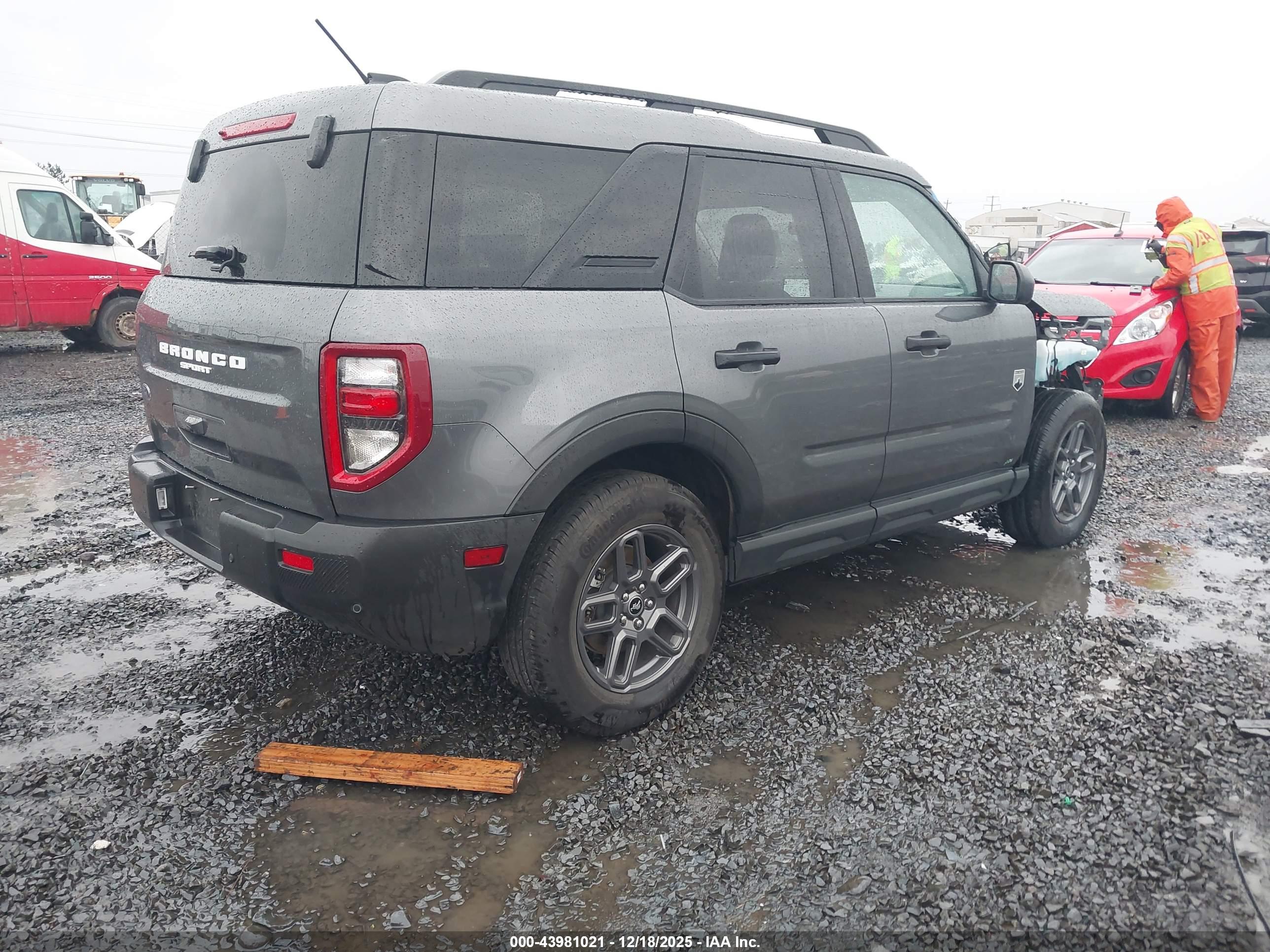 FORD BRONCO image 4