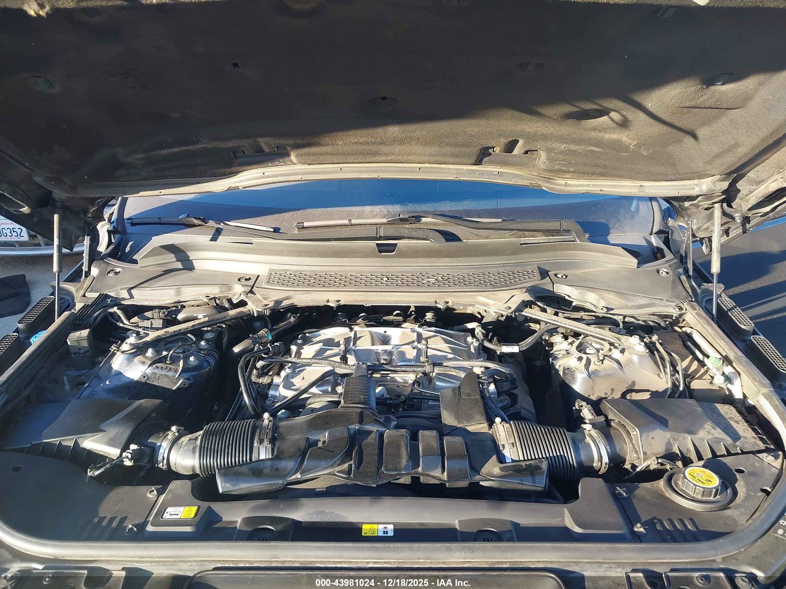 LAND ROVER image 10