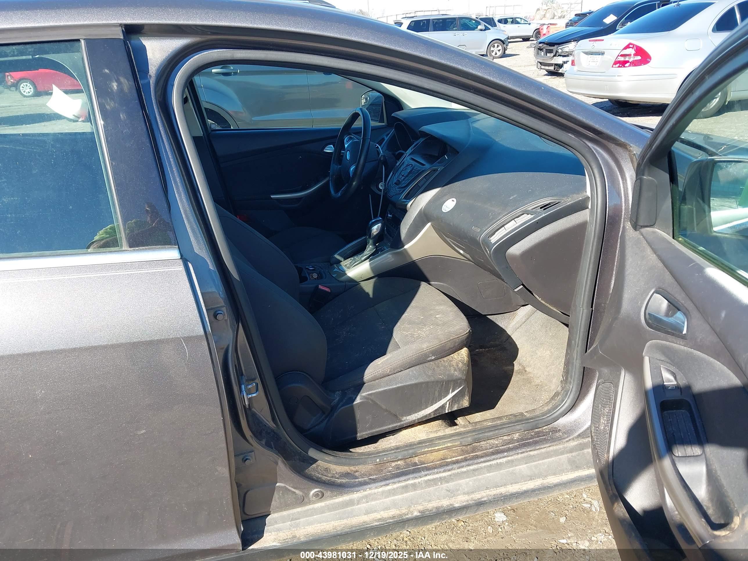 FORD FOCUS image 5