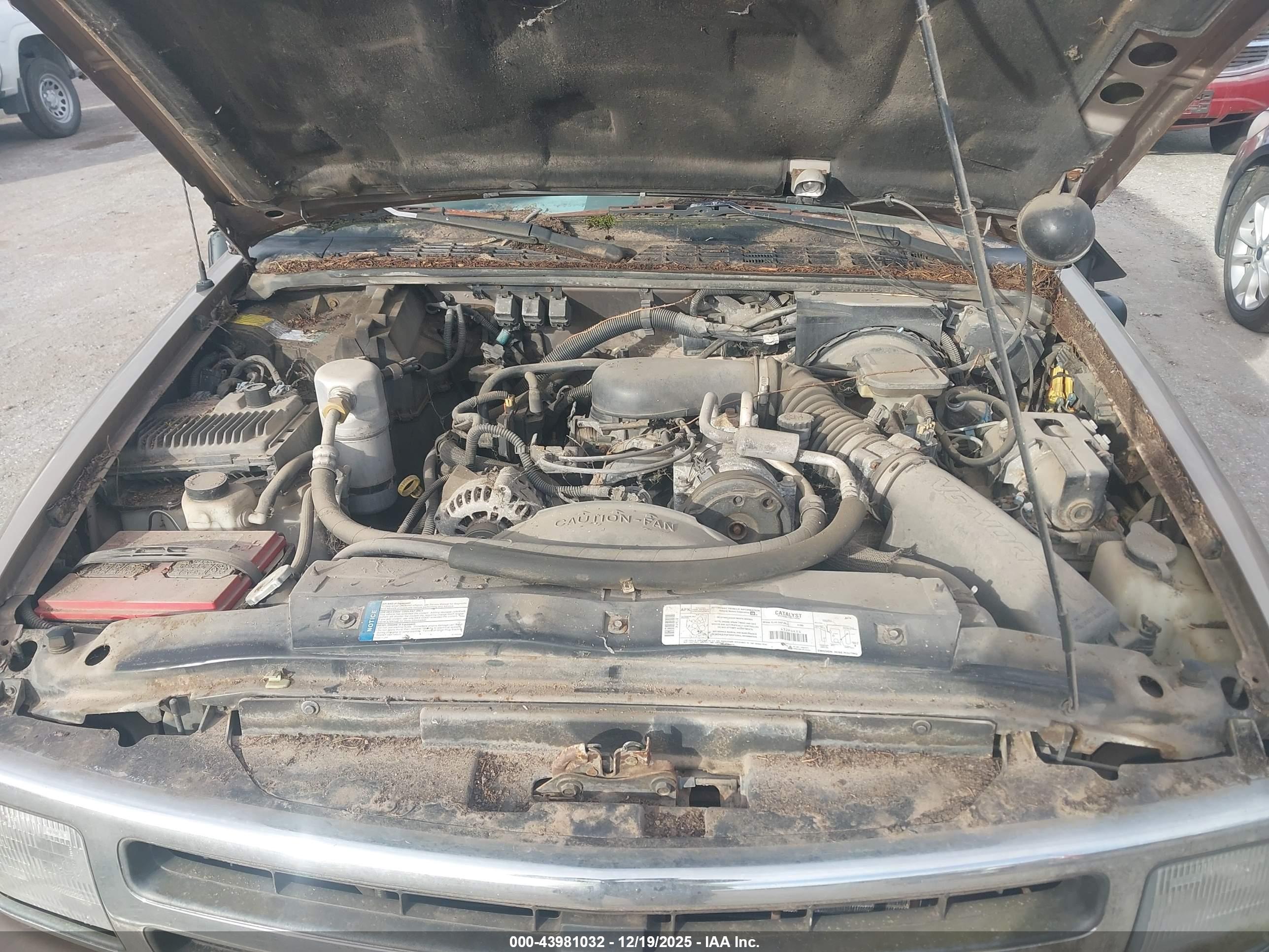 CHEVROLET BLAZER image 10