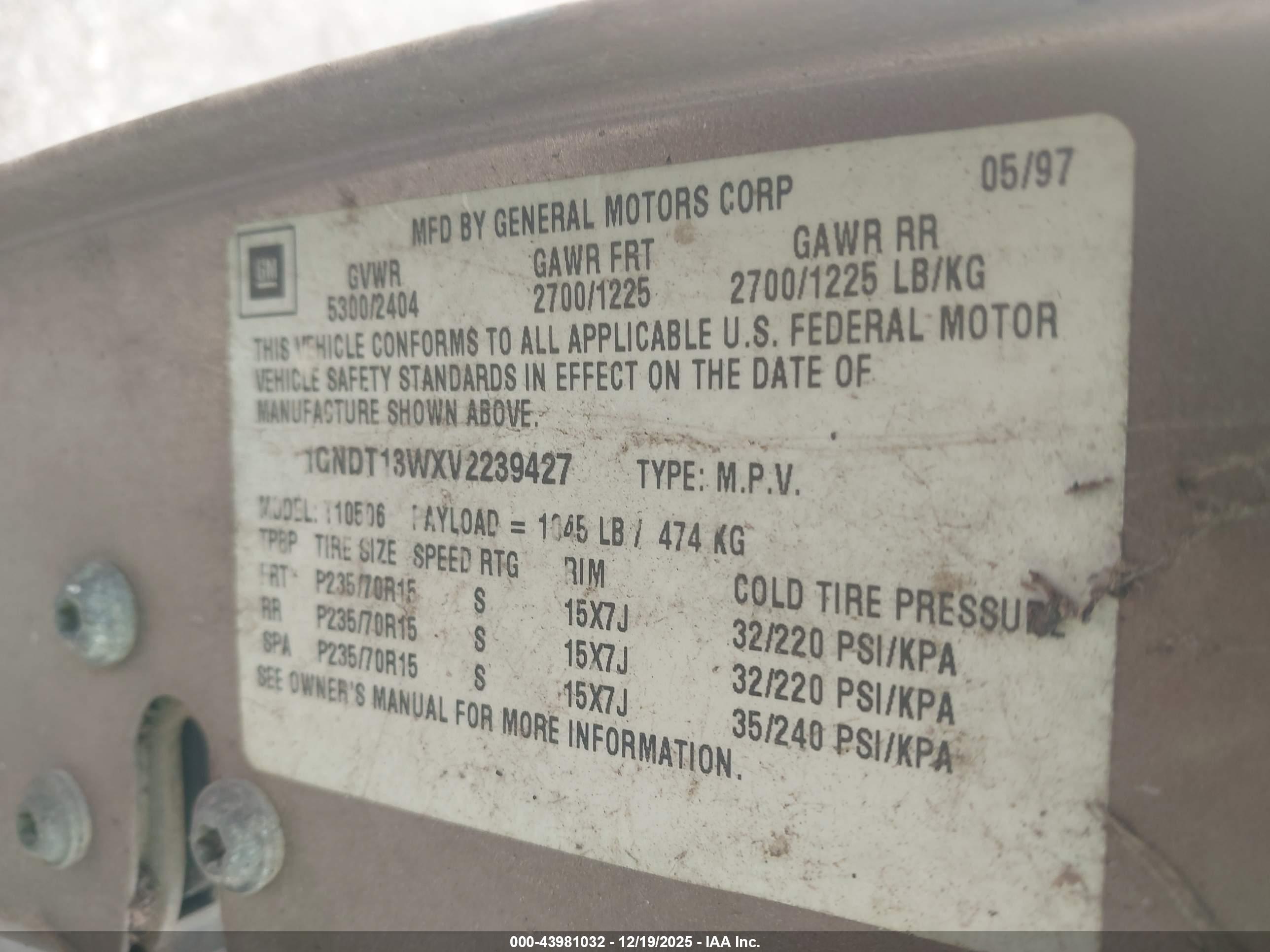 CHEVROLET BLAZER image 9