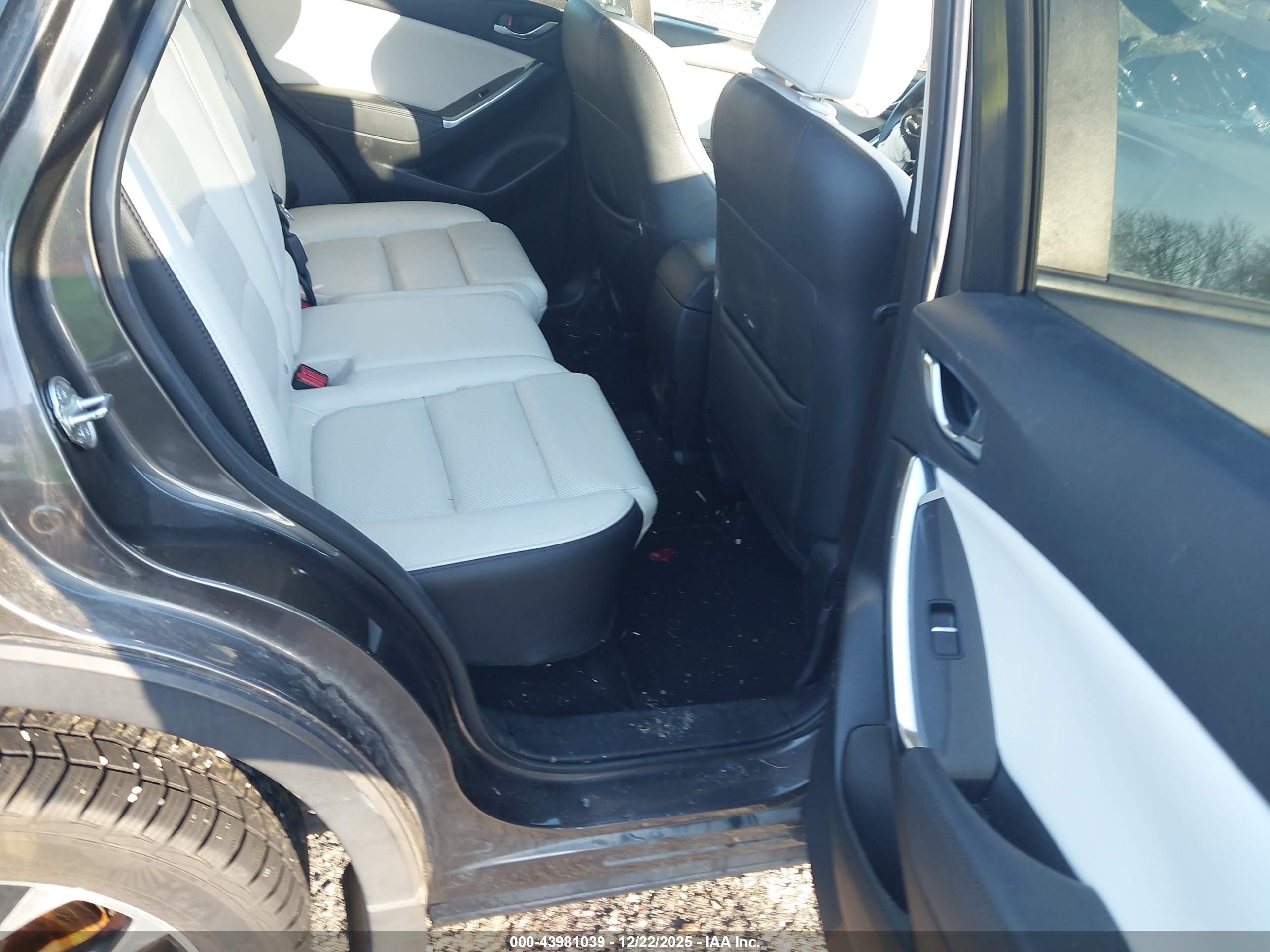 MAZDA CX-5 image 8