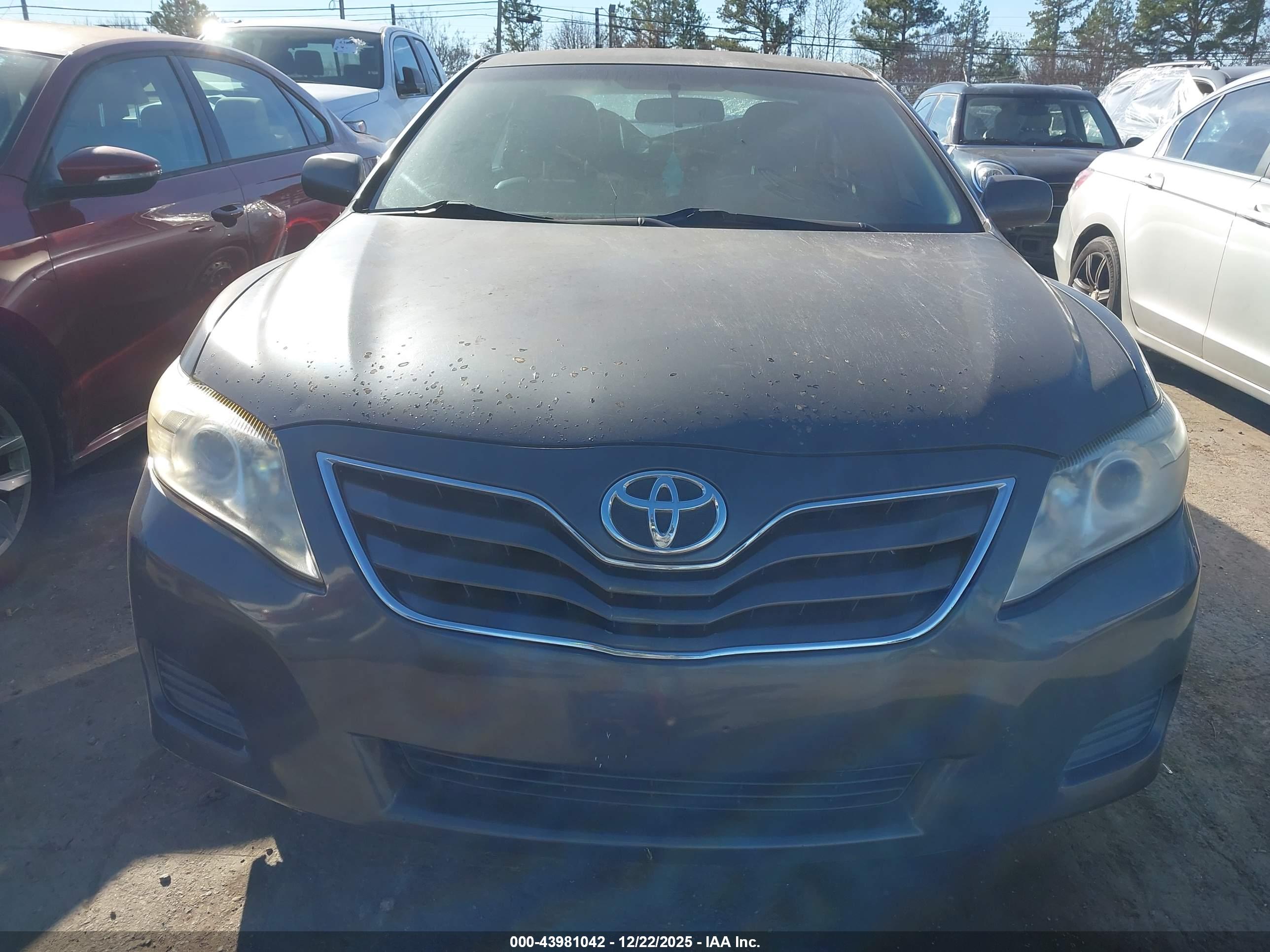 TOYOTA CAMRY image 6