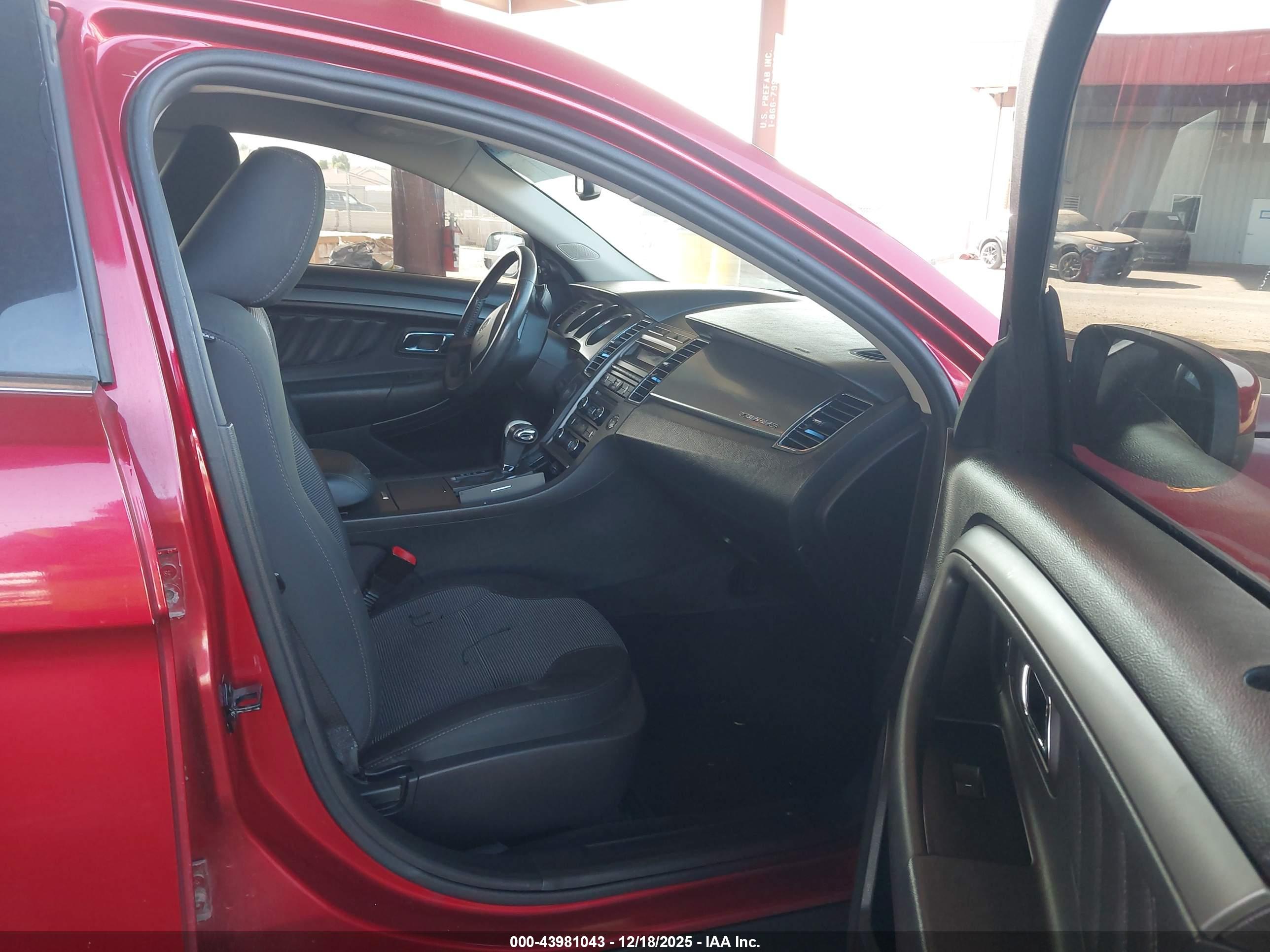 FORD TAURUS image 5