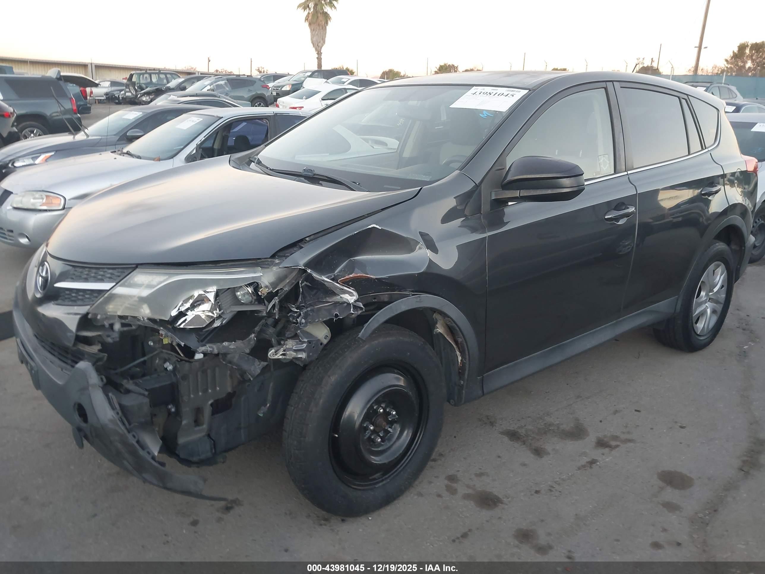 TOYOTA RAV4 image 2