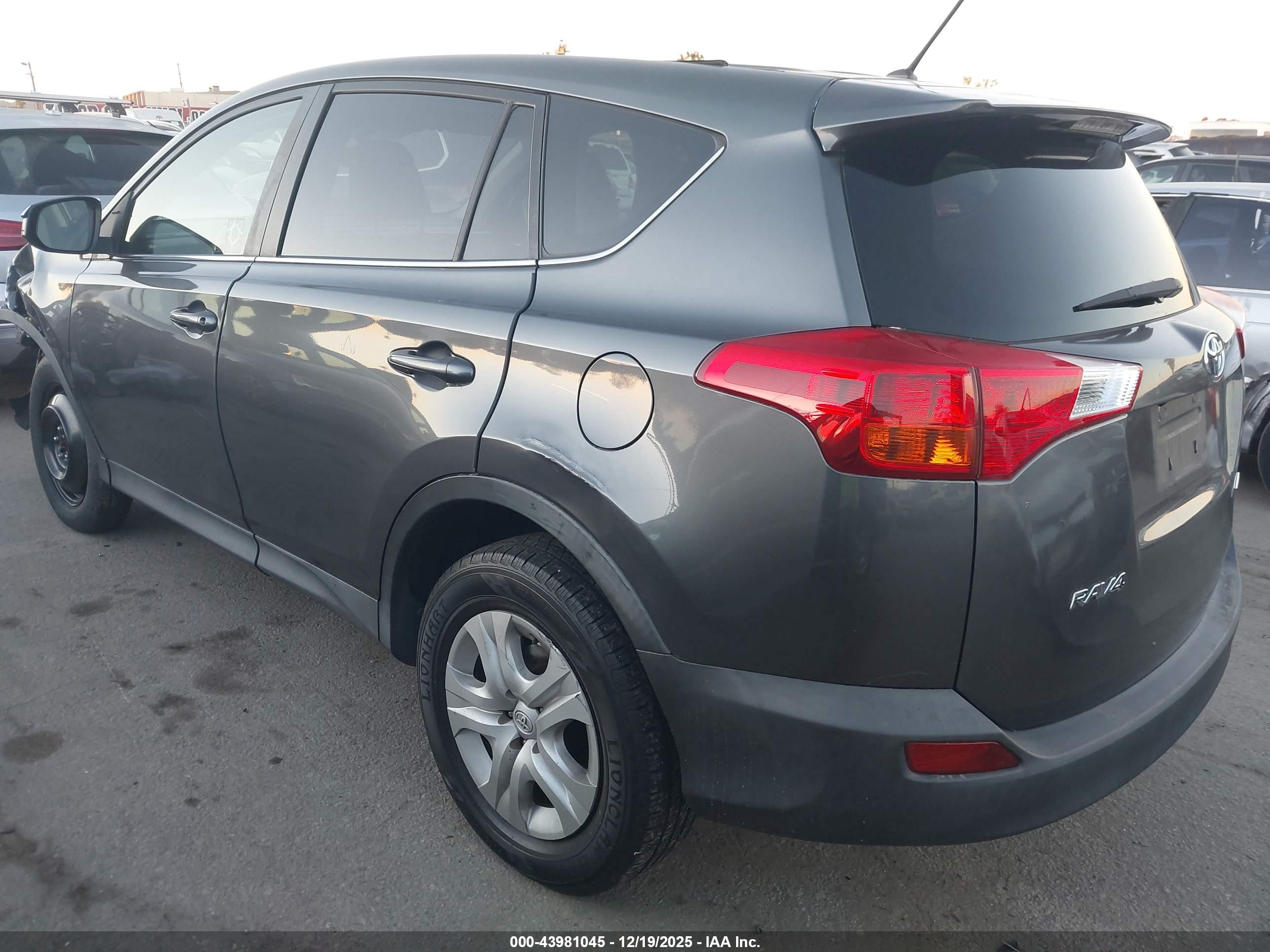 TOYOTA RAV4 image 3