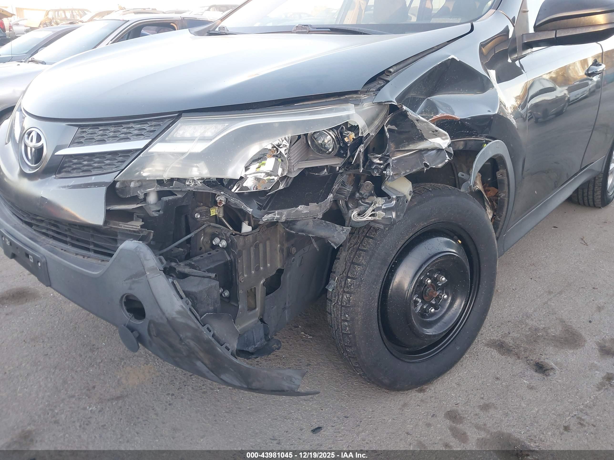 TOYOTA RAV4 image 6