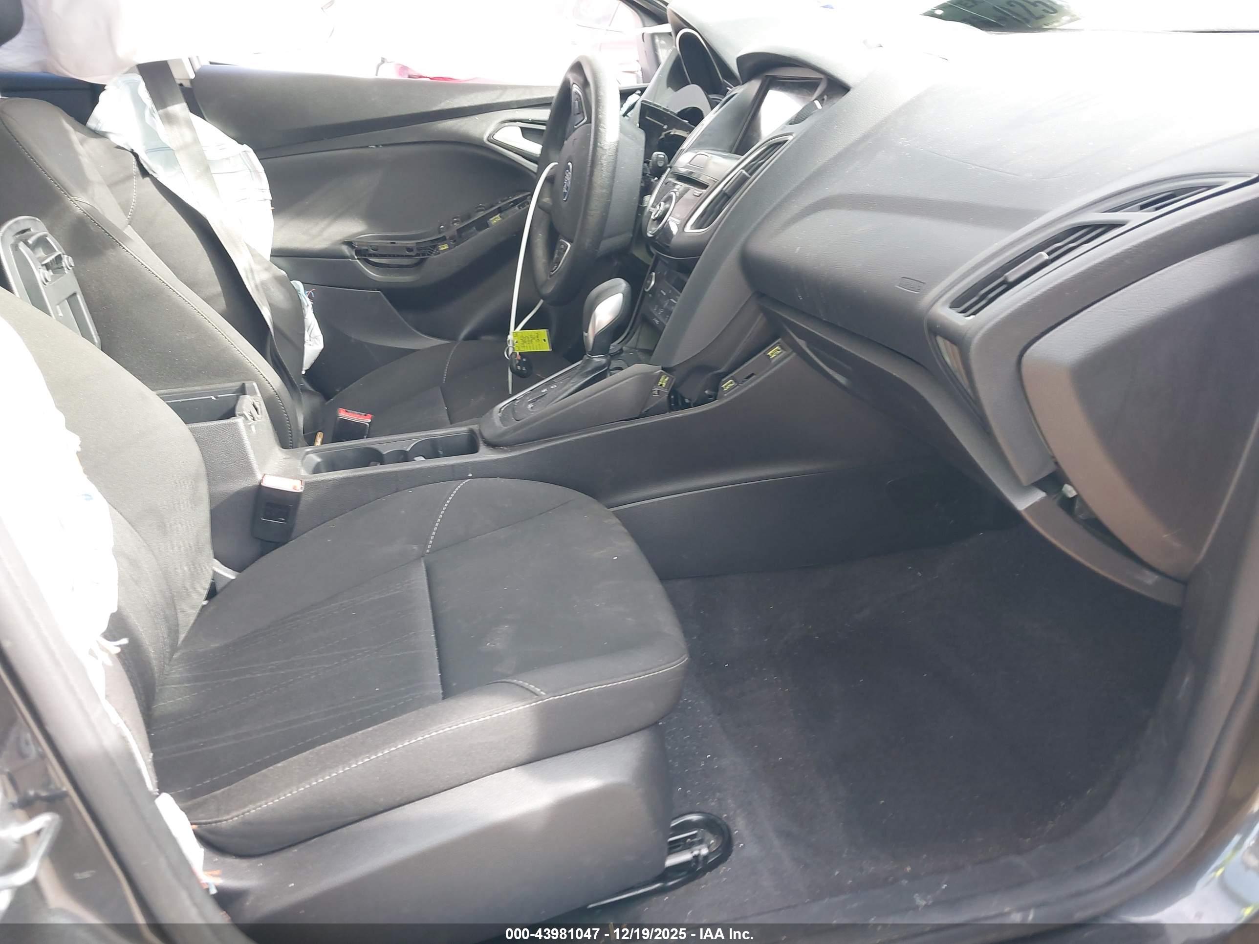 FORD FOCUS image 5